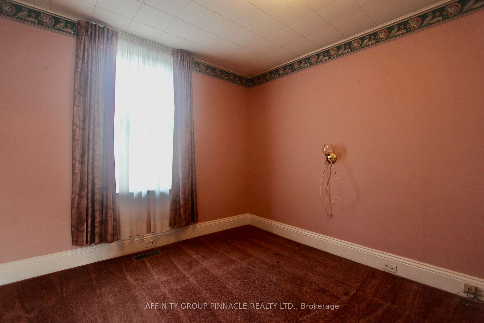 8 Waverley Rd