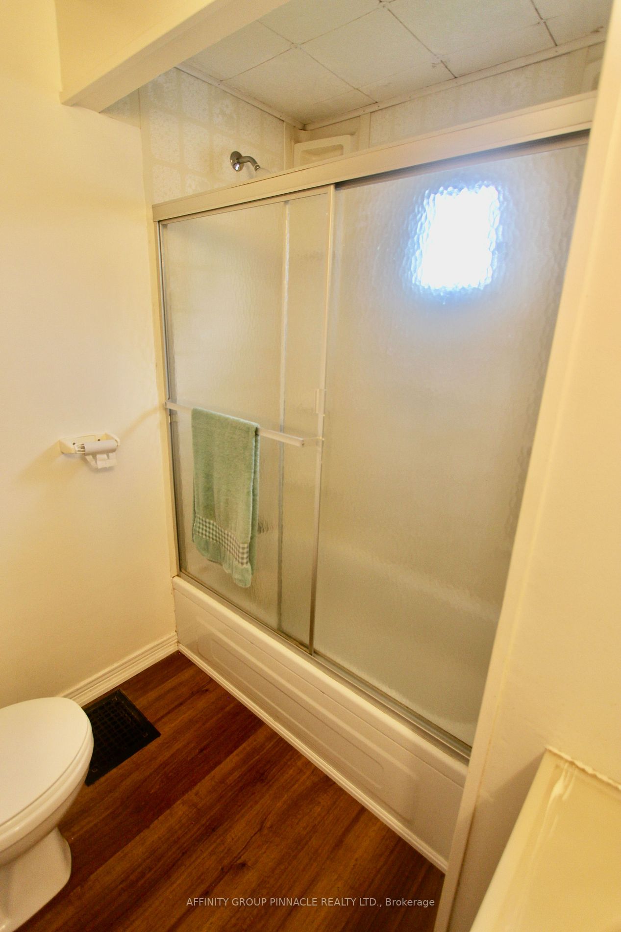 8 Waverley Rd
