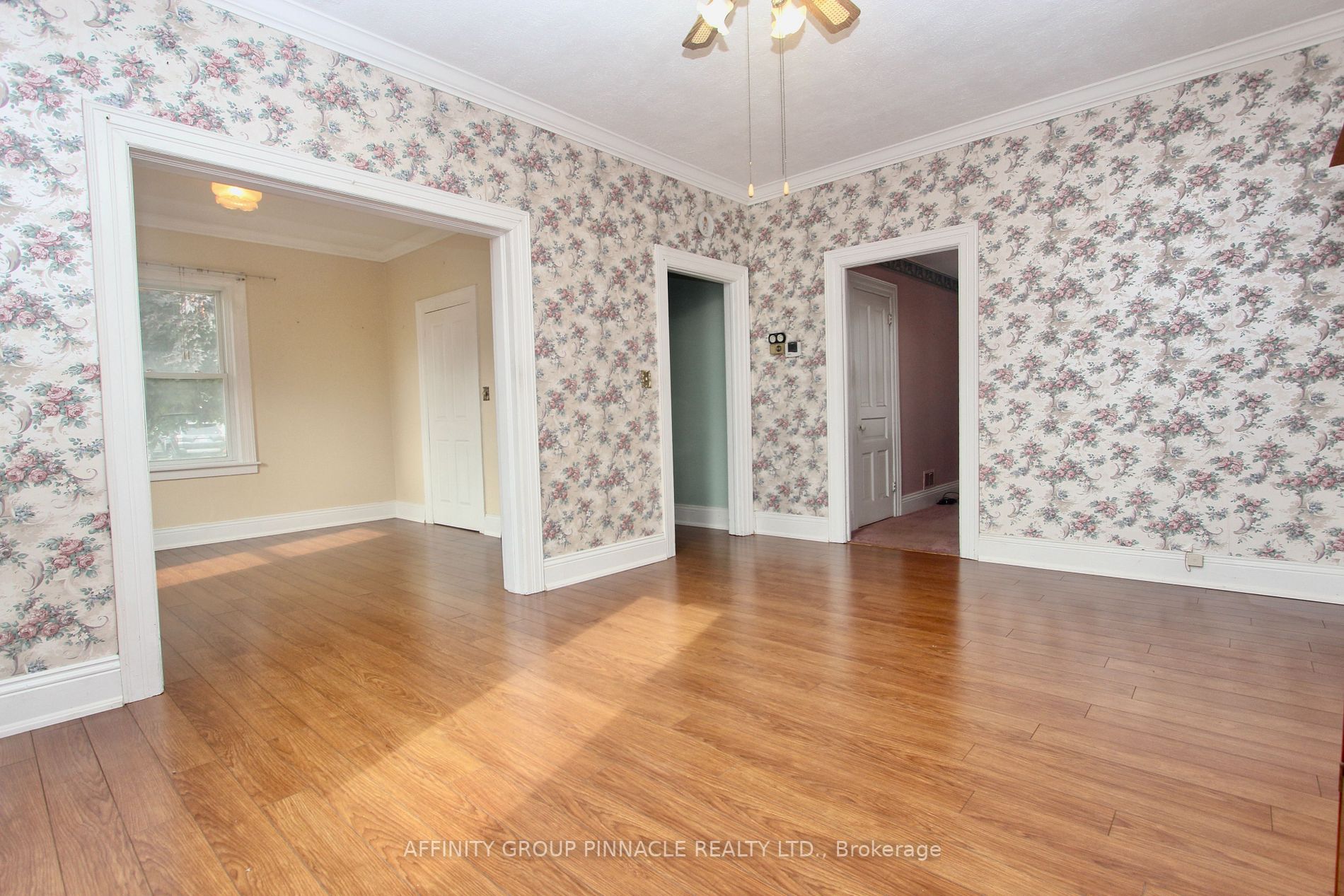 8 Waverley Rd