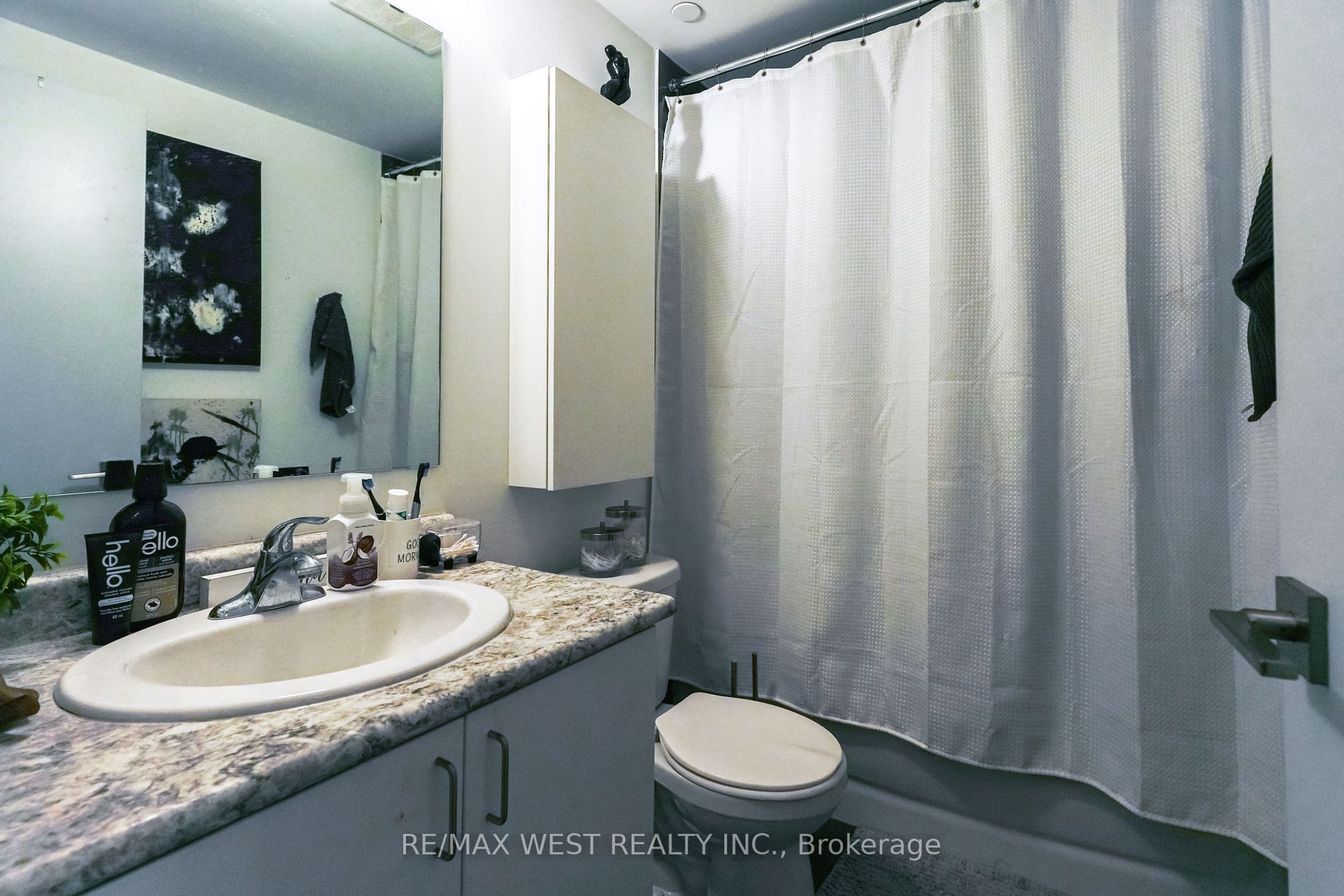 1 Falaise Rd, #211