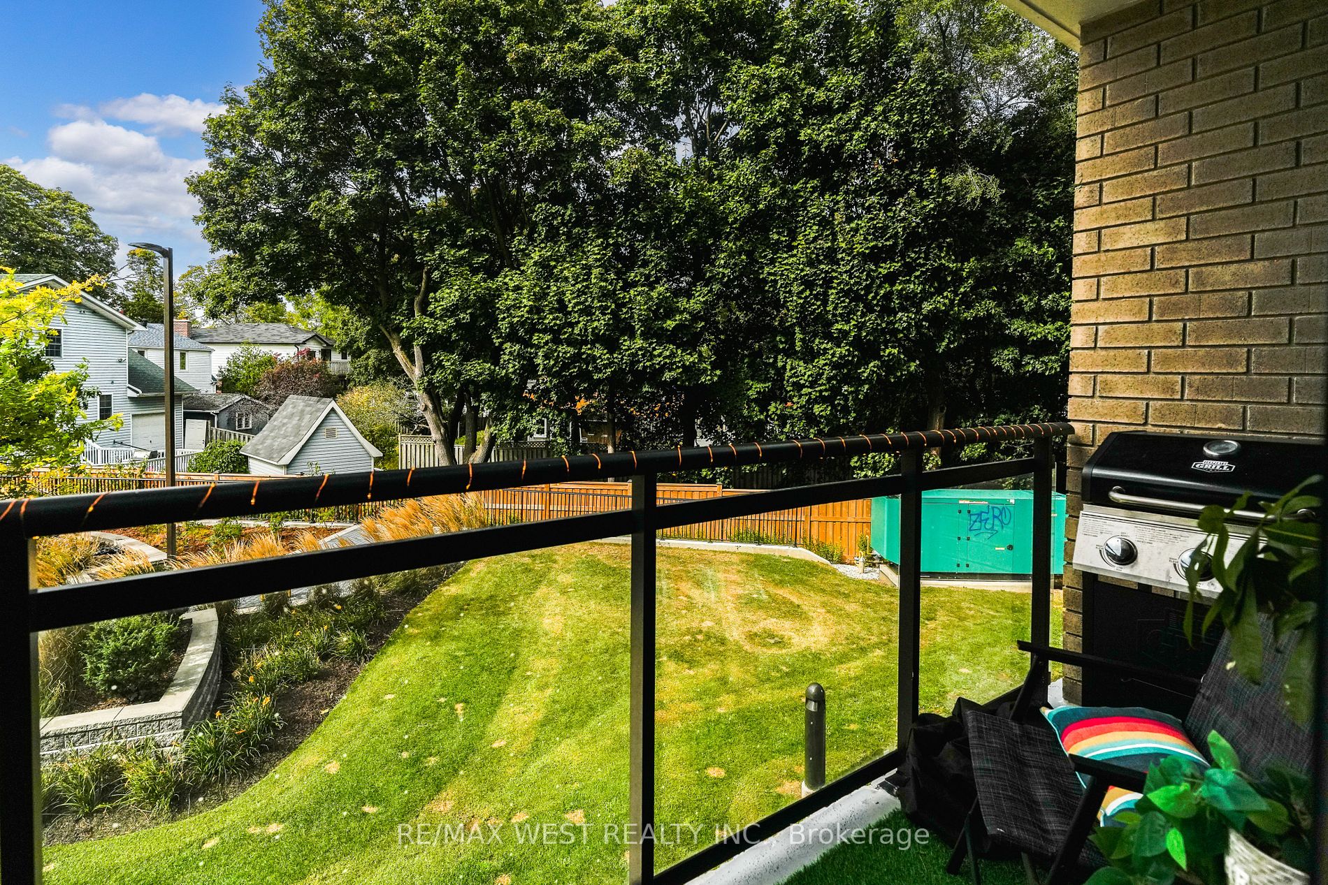 1 Falaise Rd, #211