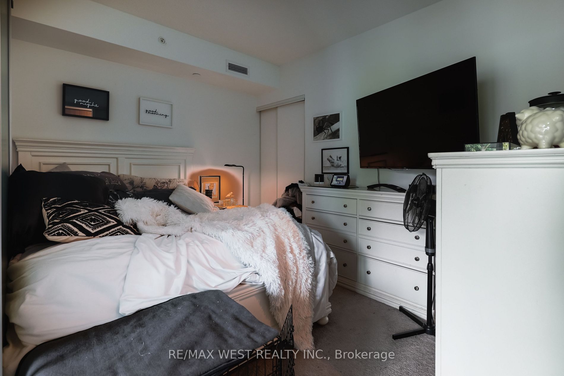 1 Falaise Rd, #211