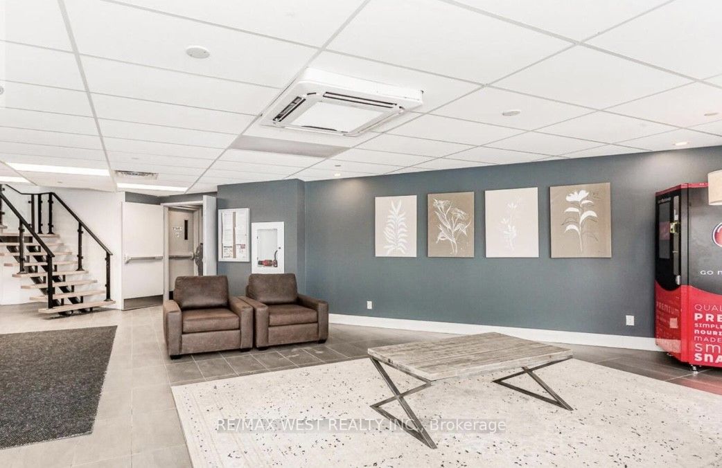 1 Falaise Rd, #211