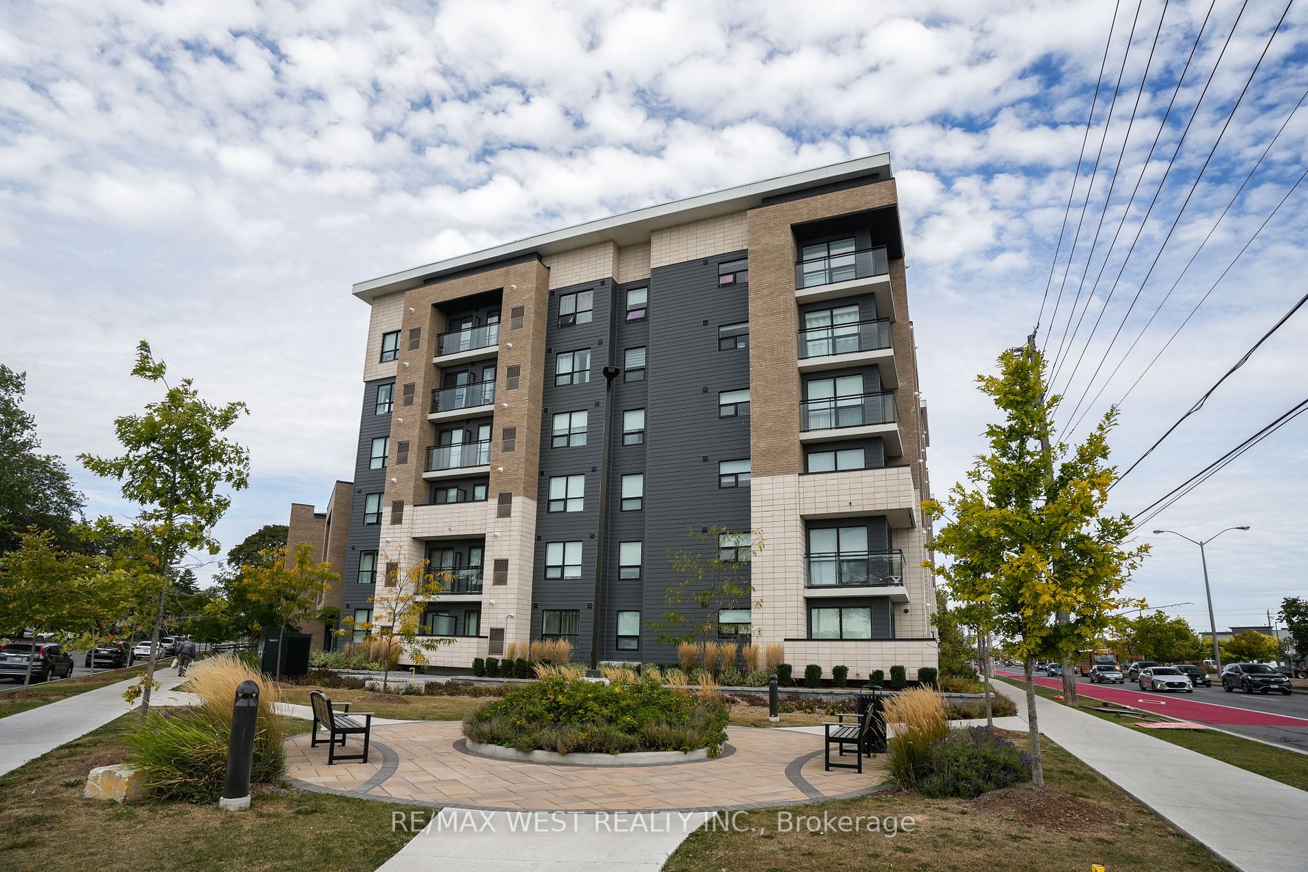 1 Falaise Rd, #211