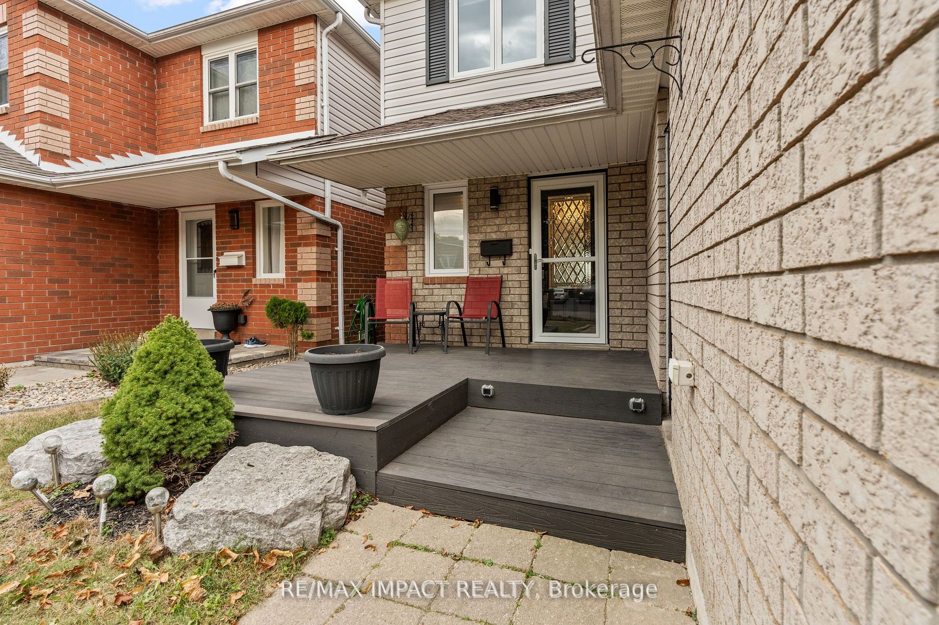 61 Champine Sq