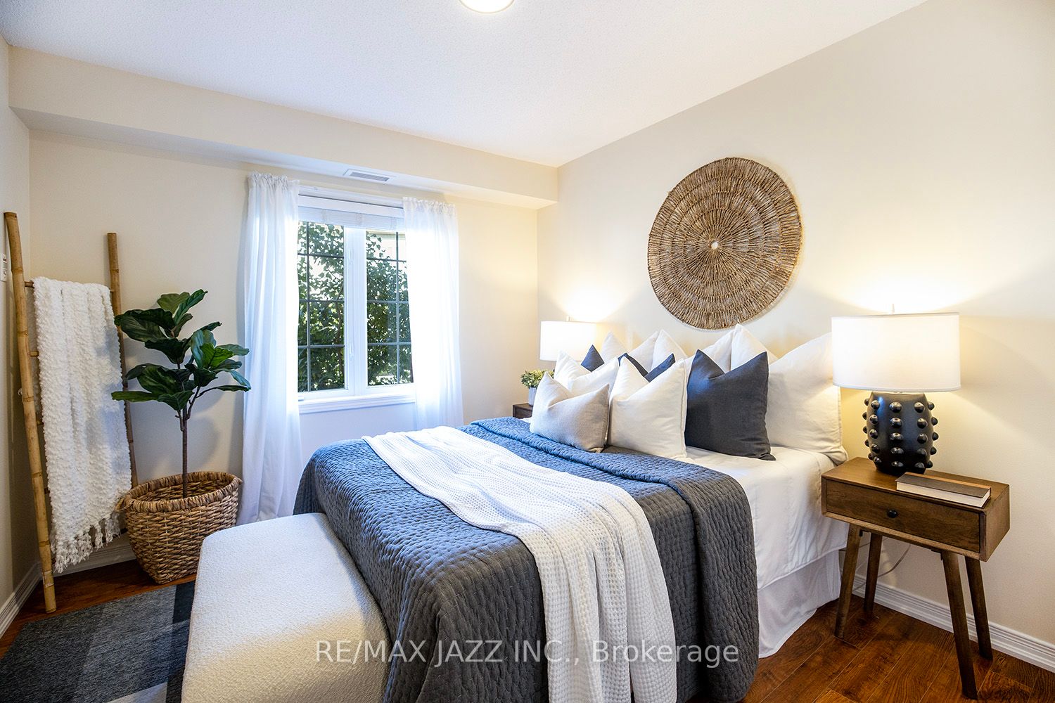 61 Clarington Blvd, #113