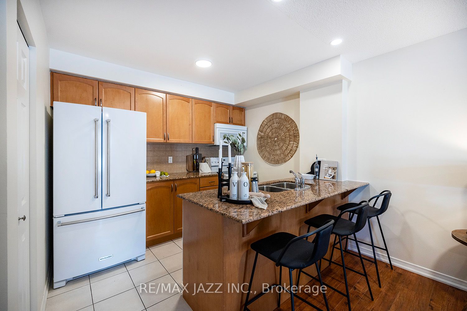 61 Clarington Blvd, #113