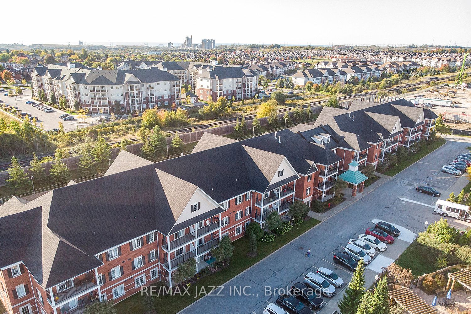 61 Clarington Blvd, #113