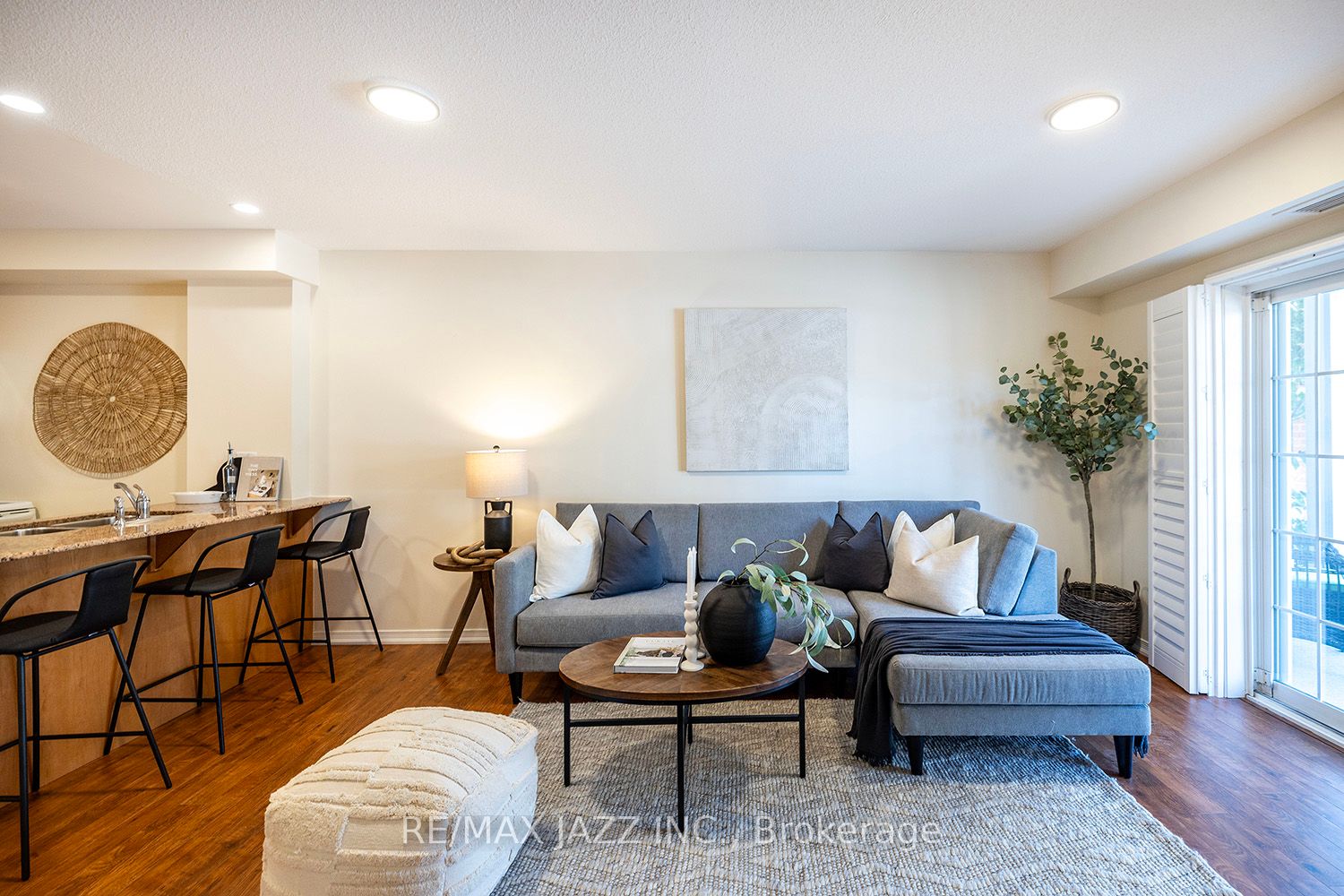 61 Clarington Blvd, #113