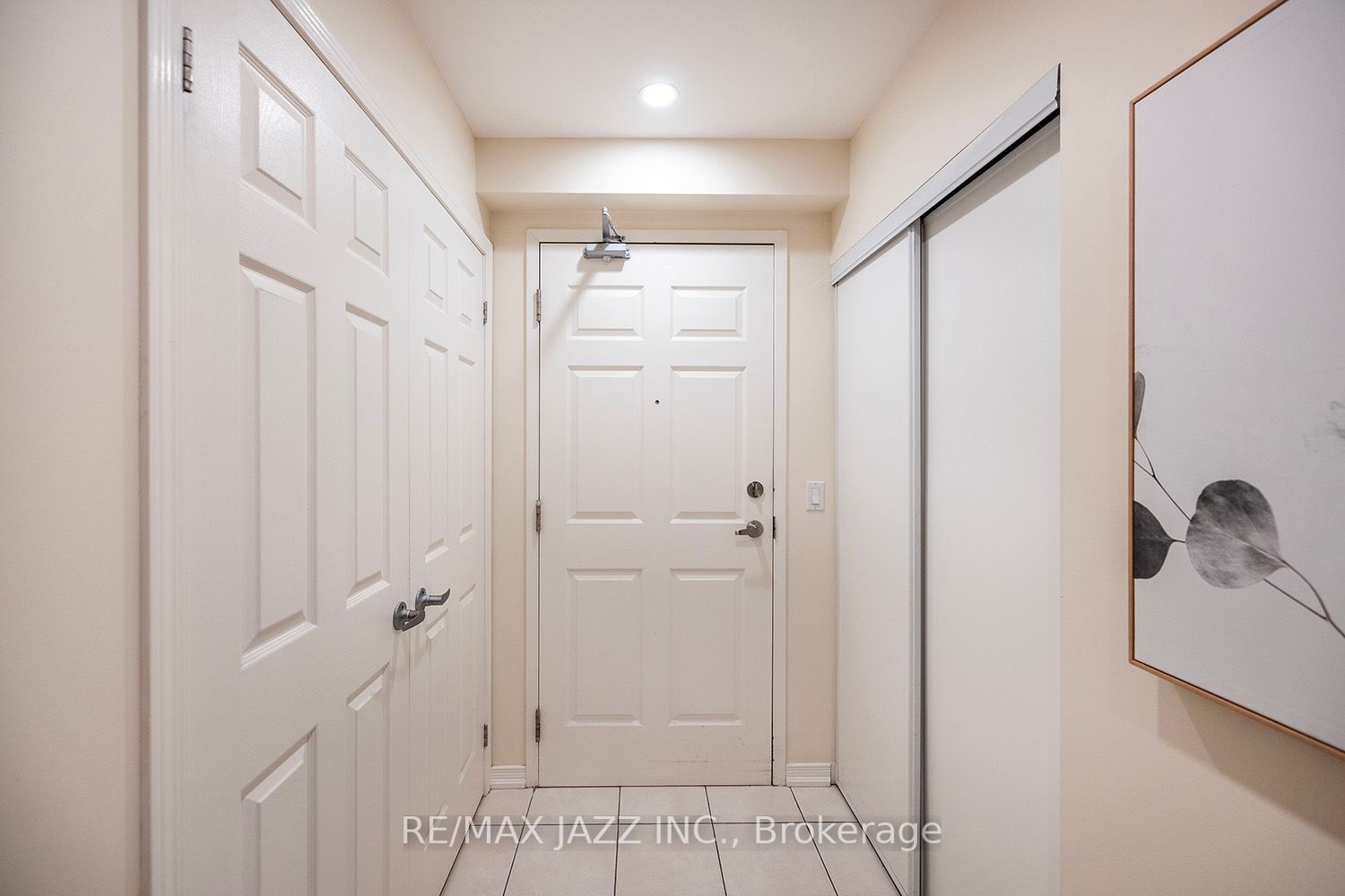 61 Clarington Blvd, #113