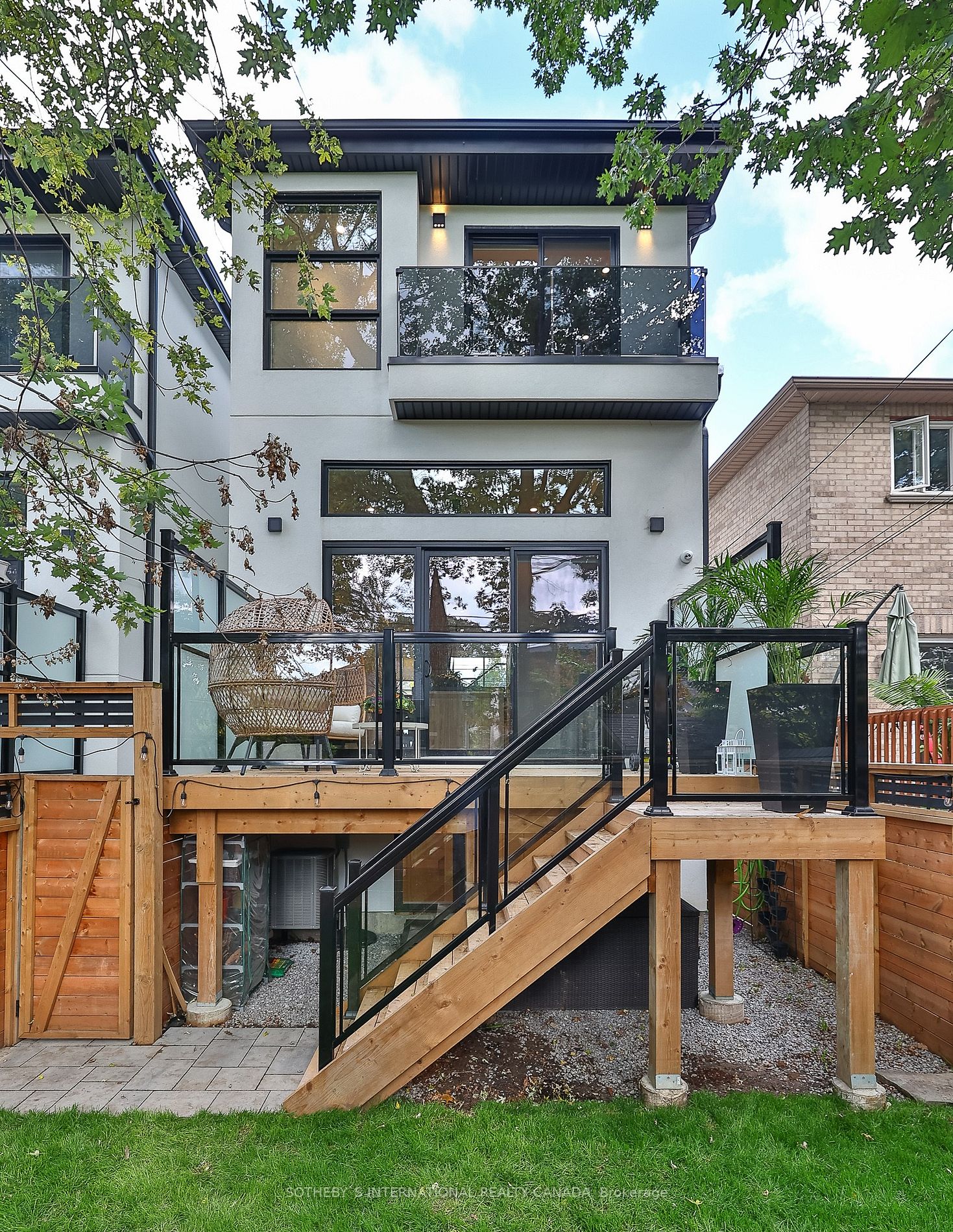 1C Holborne Ave