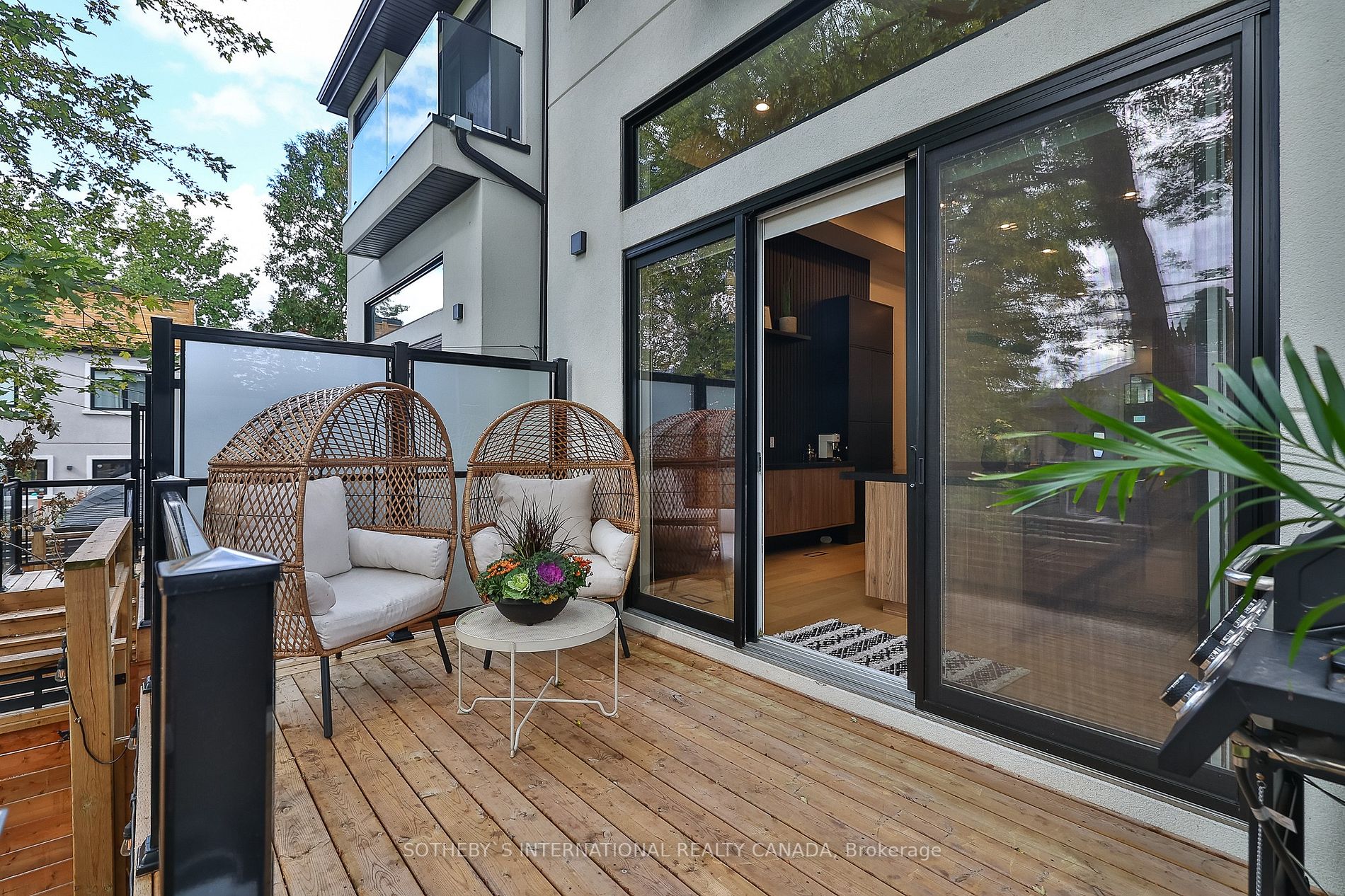 1C Holborne Ave