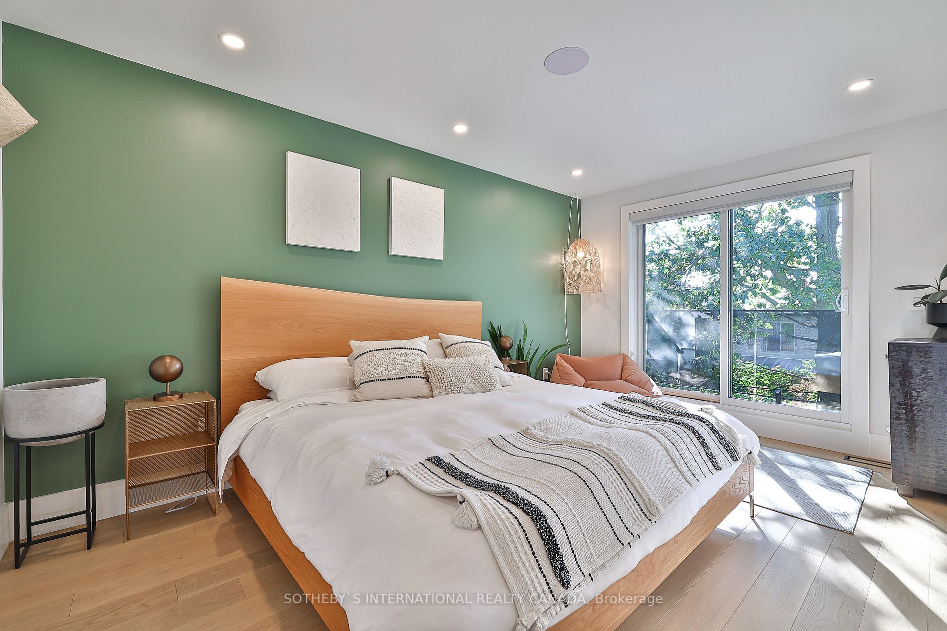 1C Holborne Ave