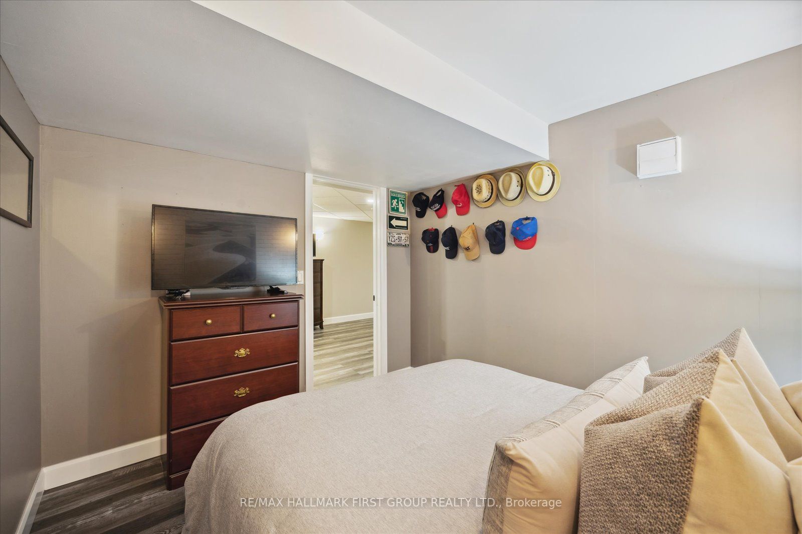 21 Hogan Cres