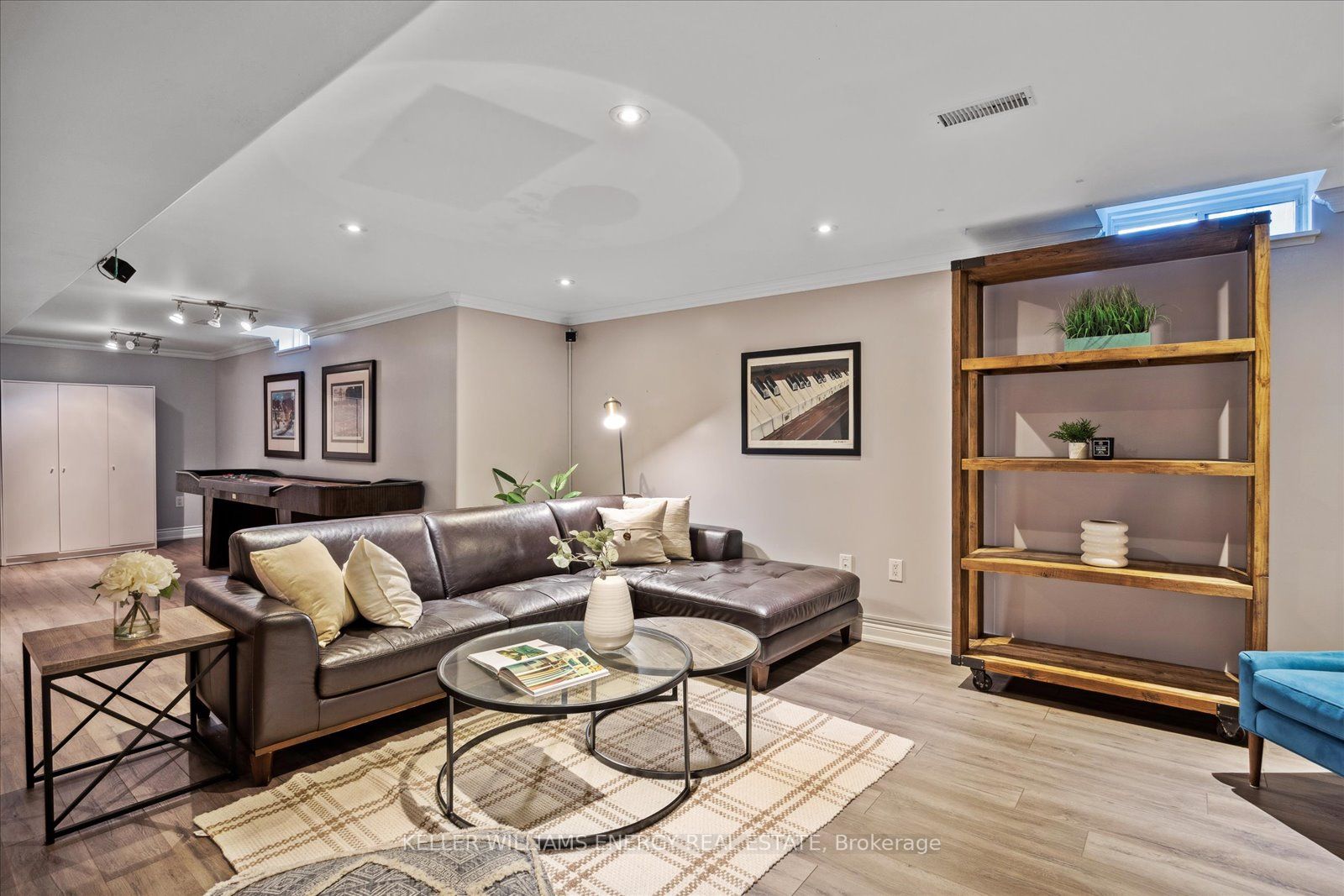 24 Knox Crescent