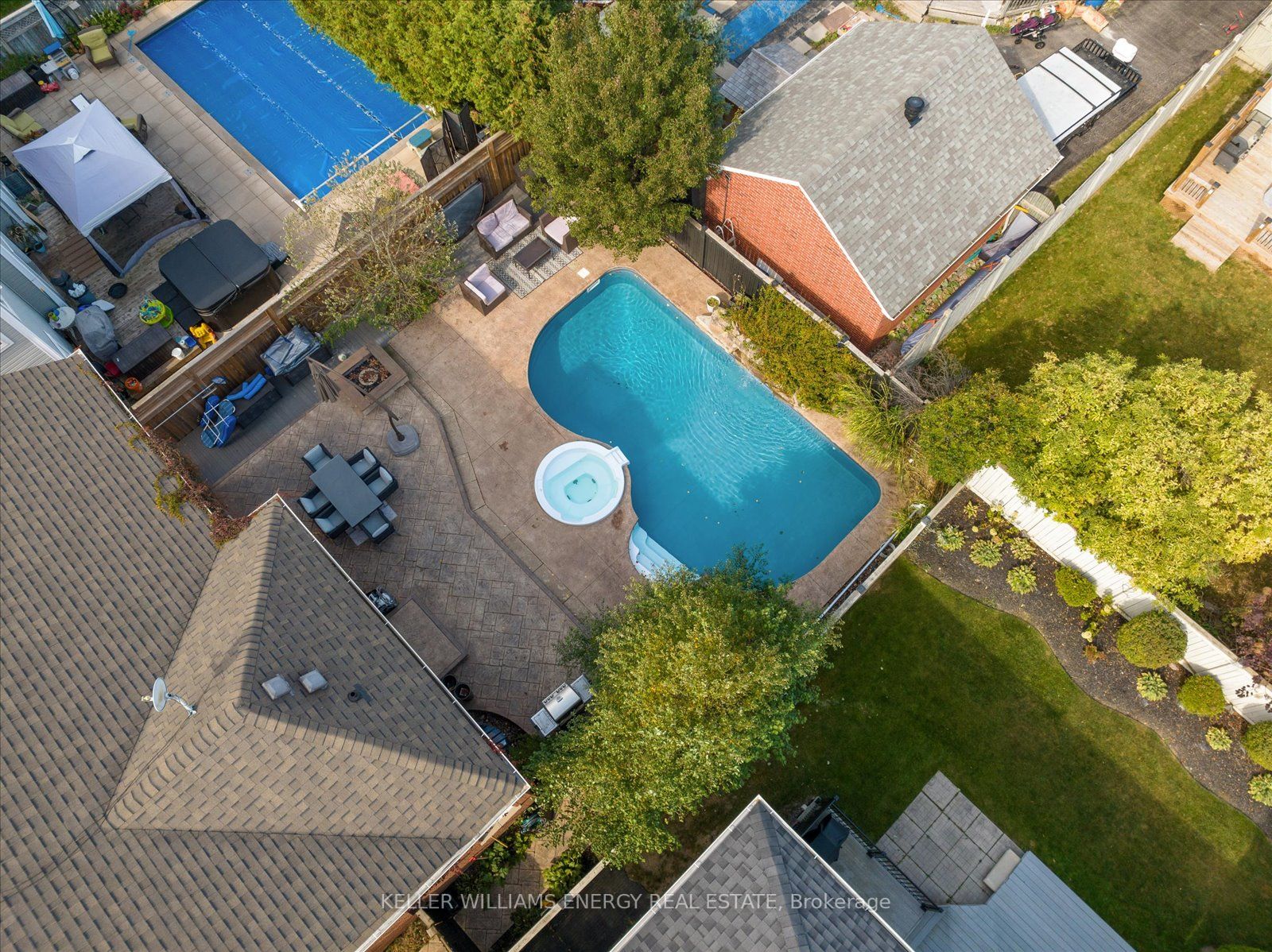 24 Knox Crescent