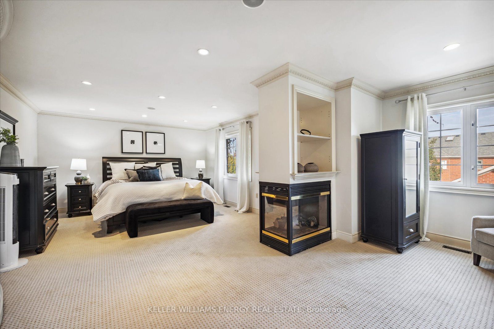 24 Knox Crescent