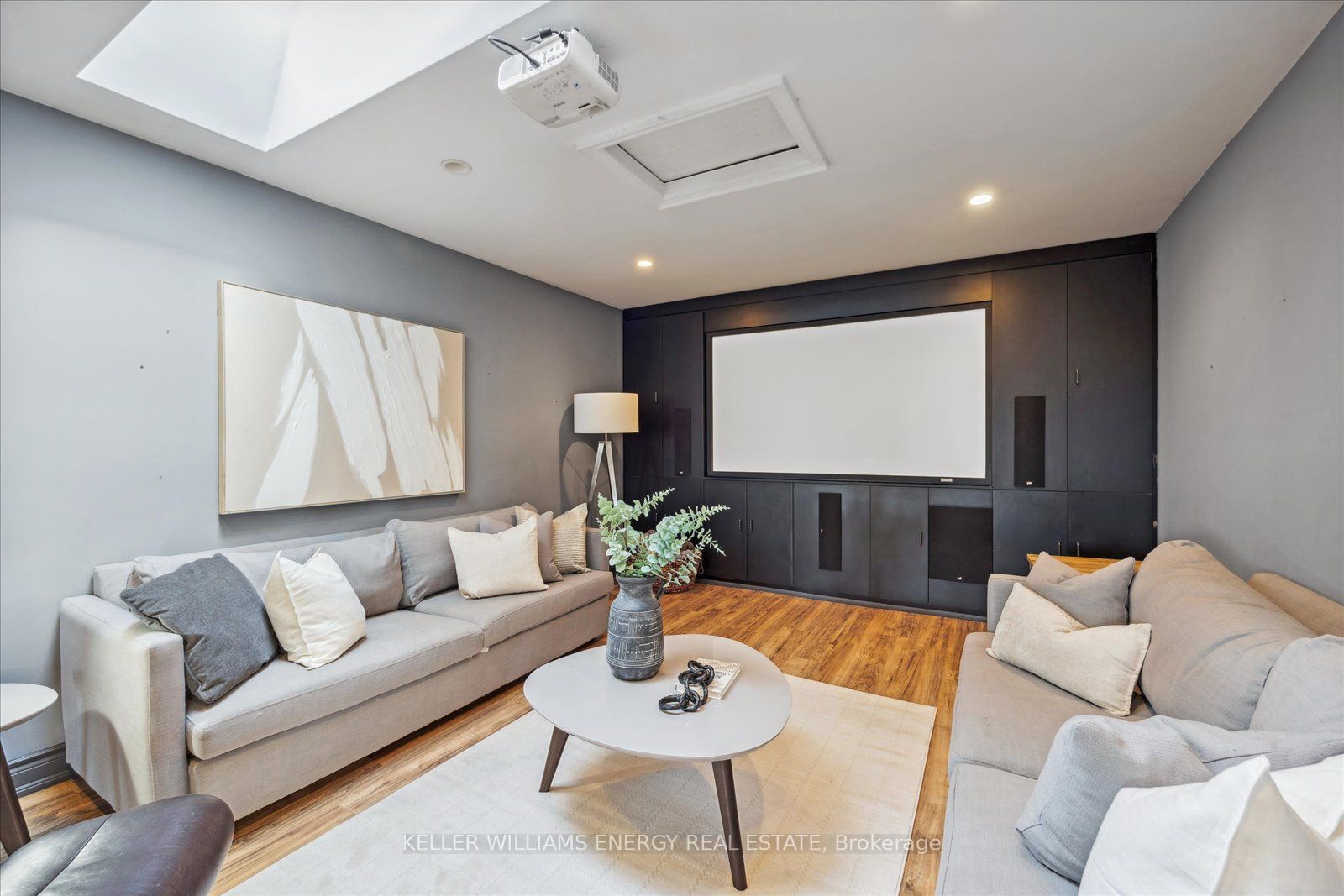 24 Knox Crescent