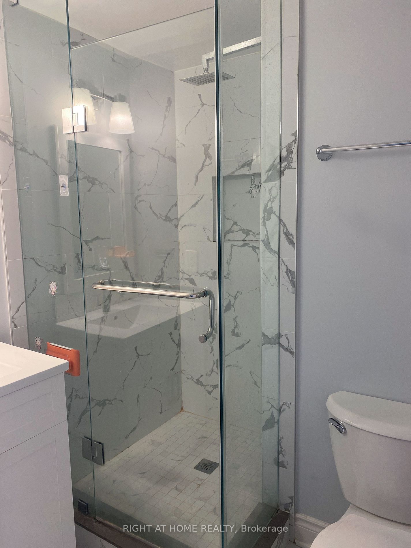 102 Seamist Cres