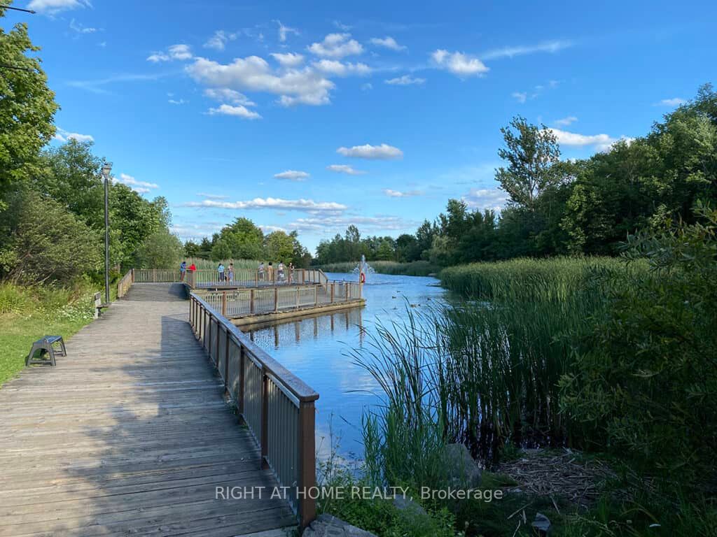 102 Seamist Cres