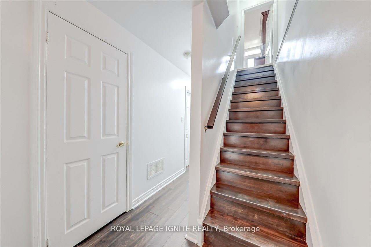8 Fairwood Cres, #123