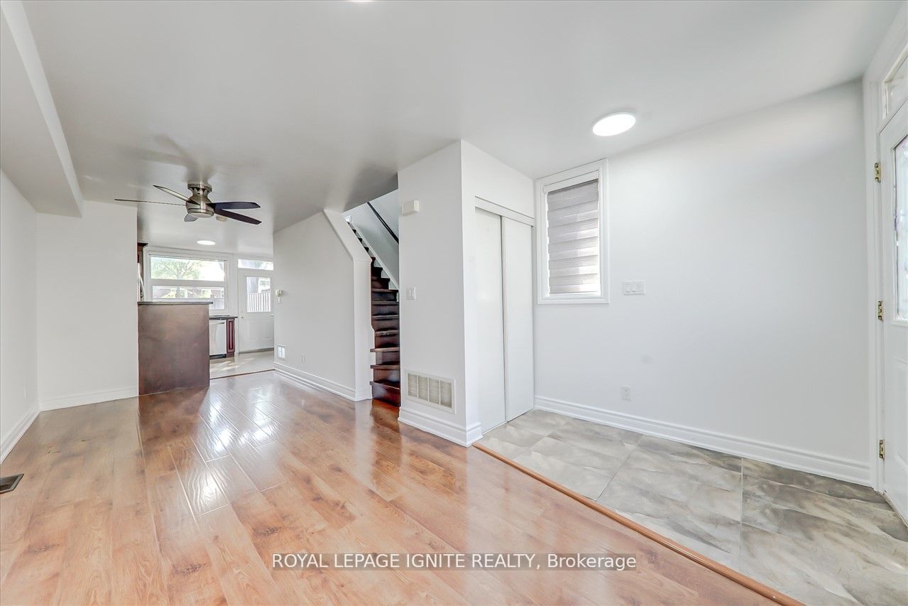 8 Fairwood Cres, #123