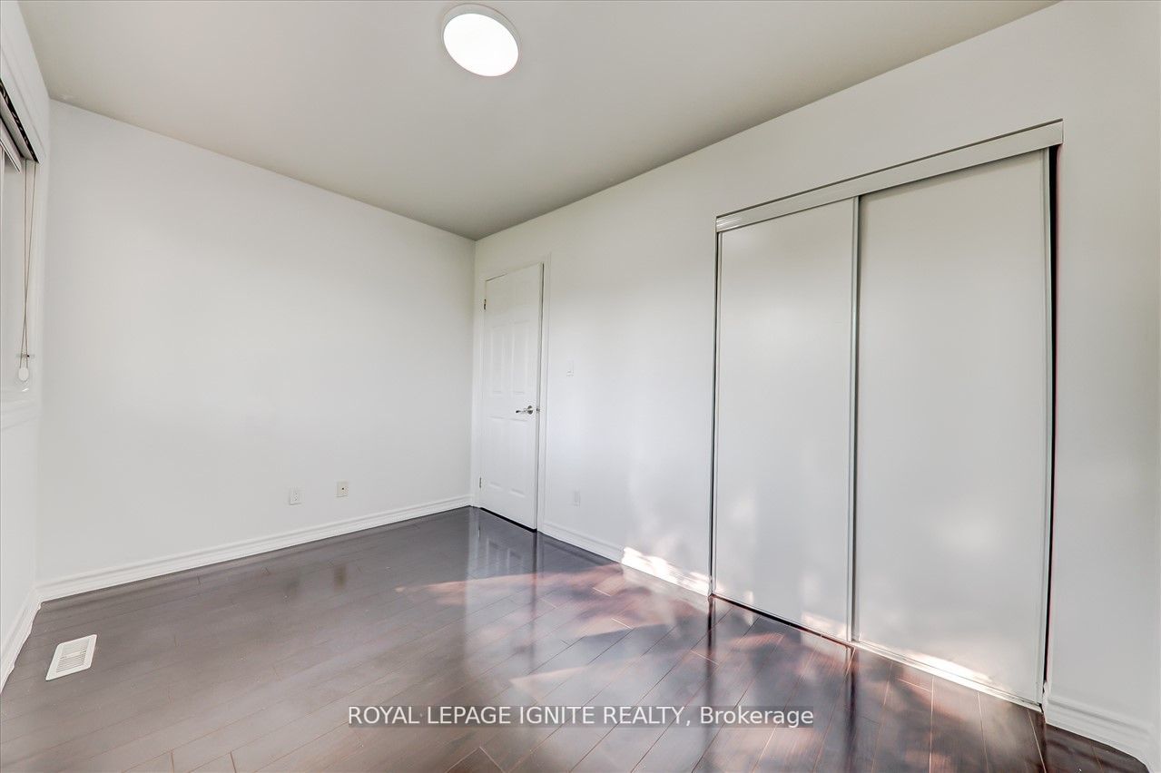 8 Fairwood Cres, #123