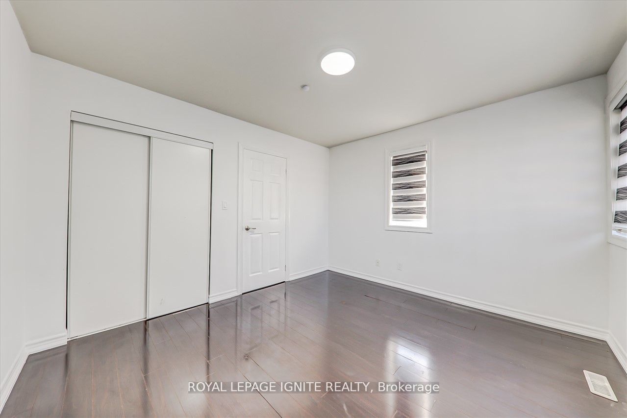 8 Fairwood Cres, #123
