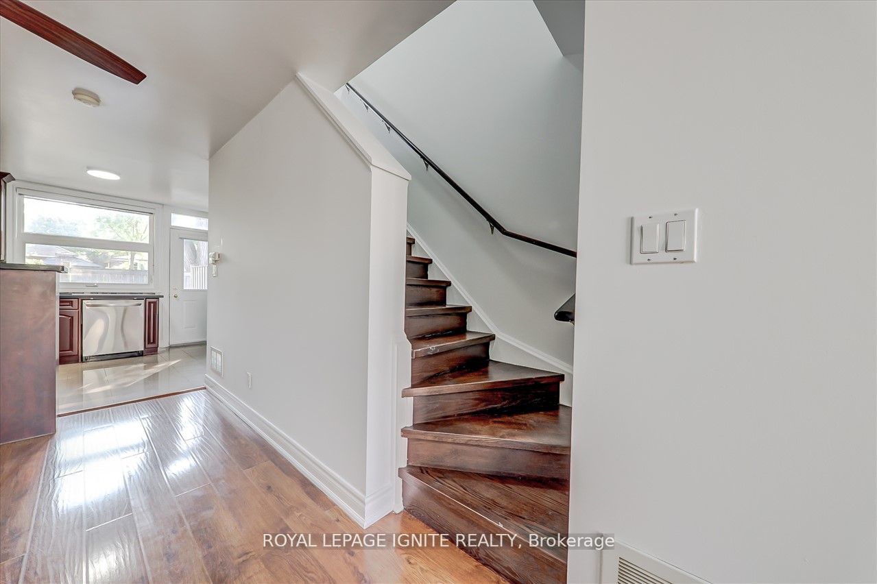 8 Fairwood Cres, #123