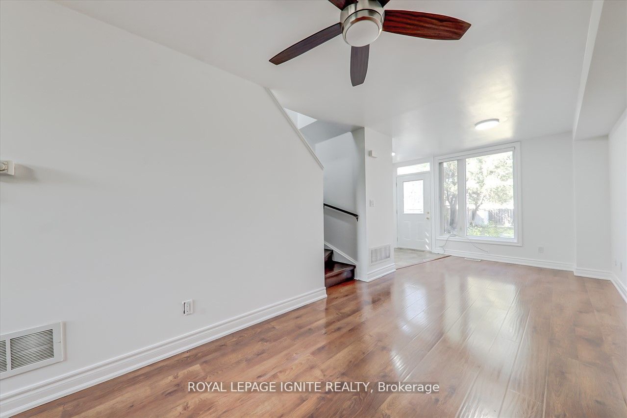 8 Fairwood Cres, #123