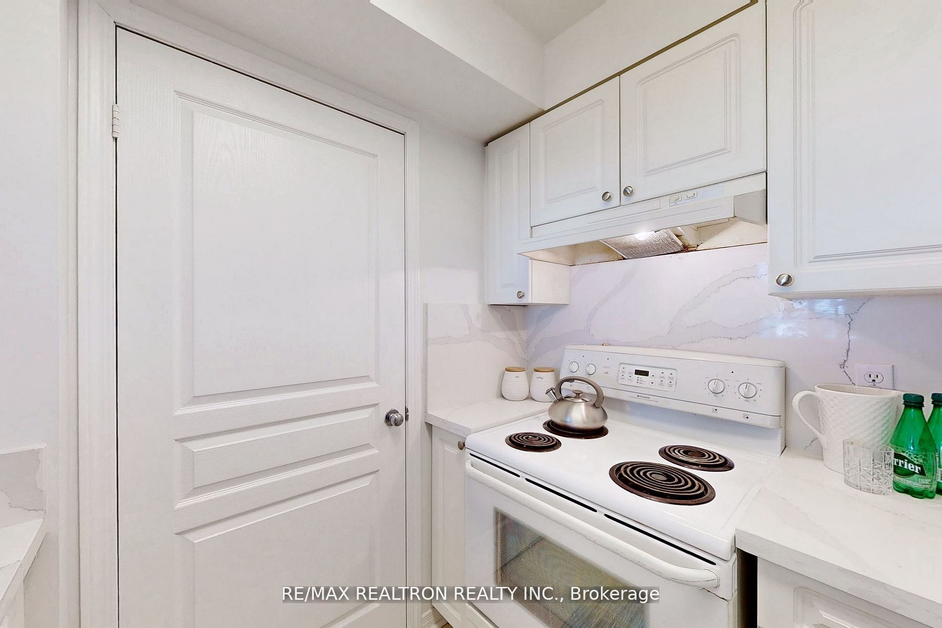 1765 Queen St E, #306