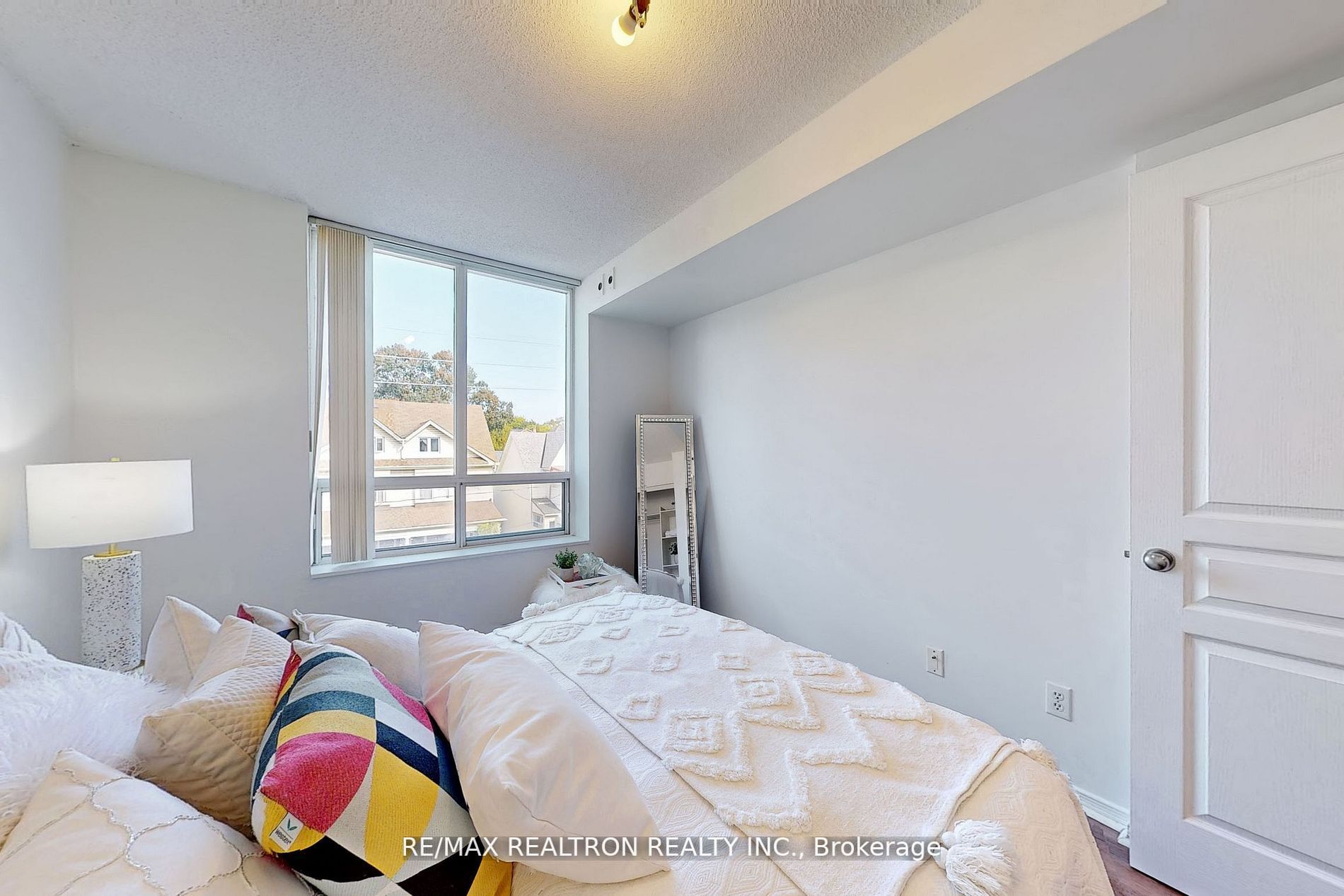 1765 Queen St E, #306