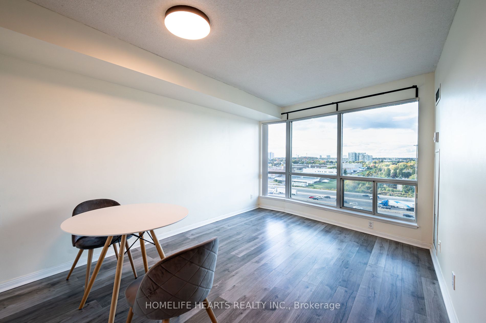 18 Lee Centre Dr, #1001