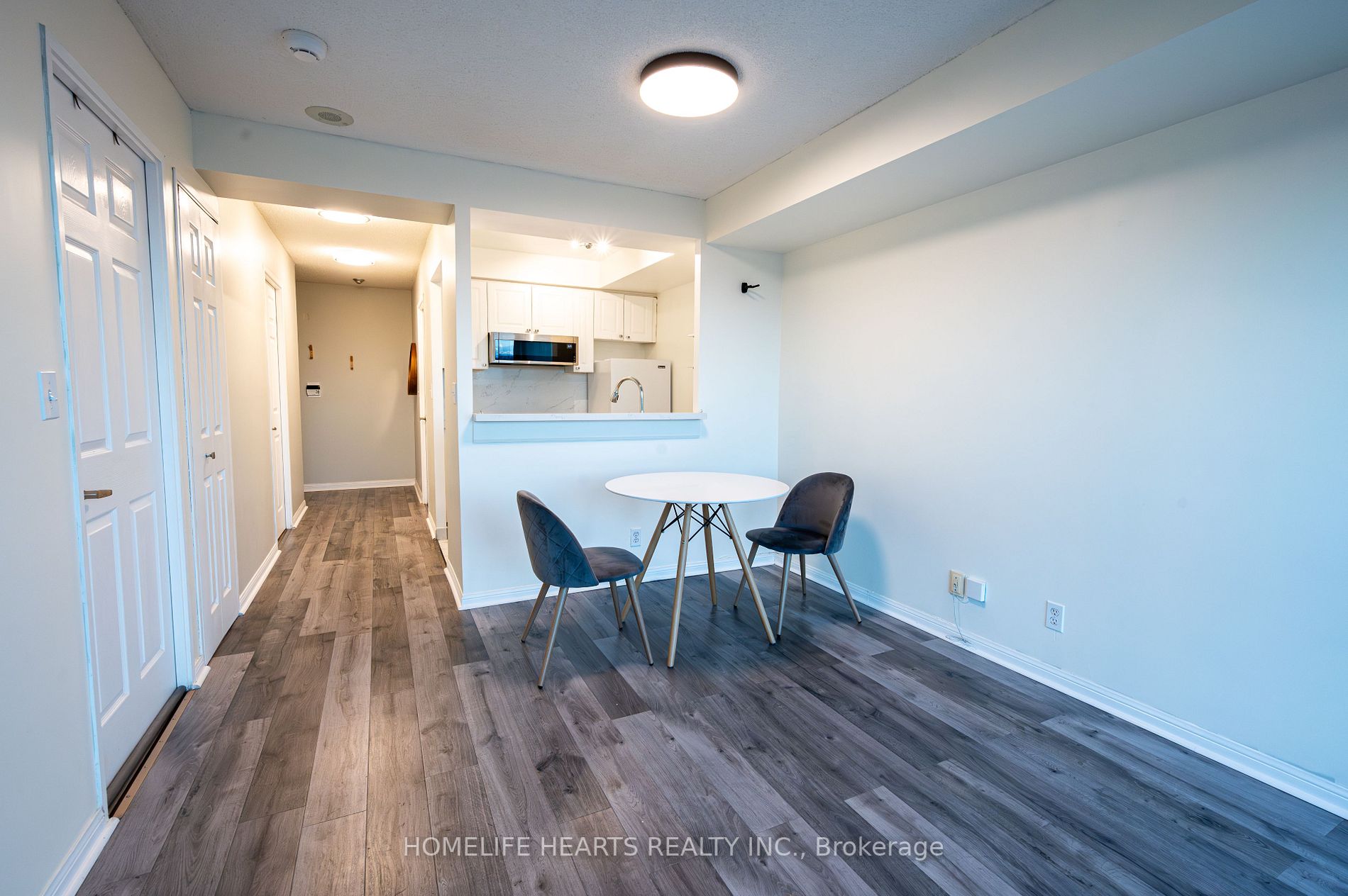 18 Lee Centre Dr, #1001