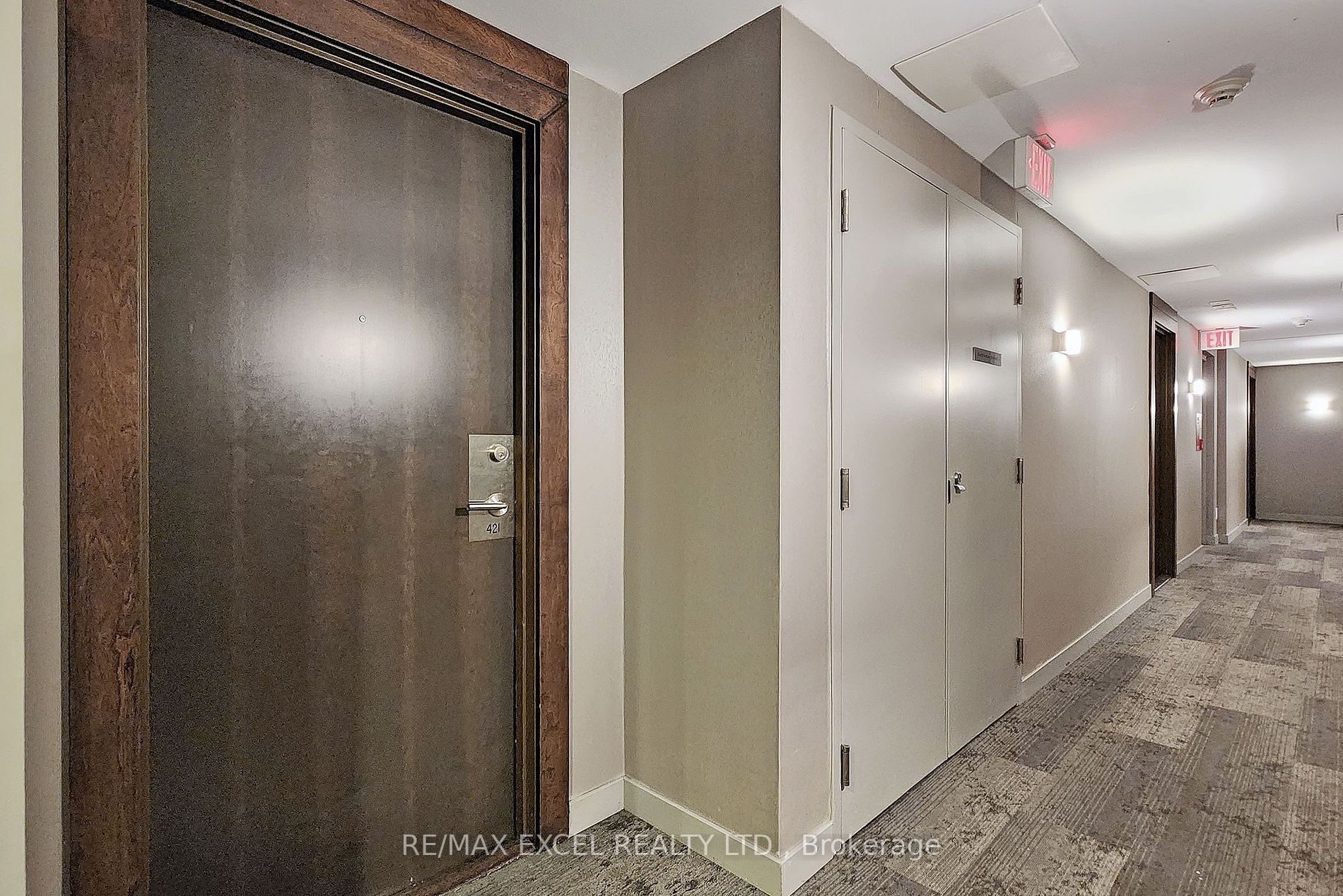 135 Village Green Sq, #421