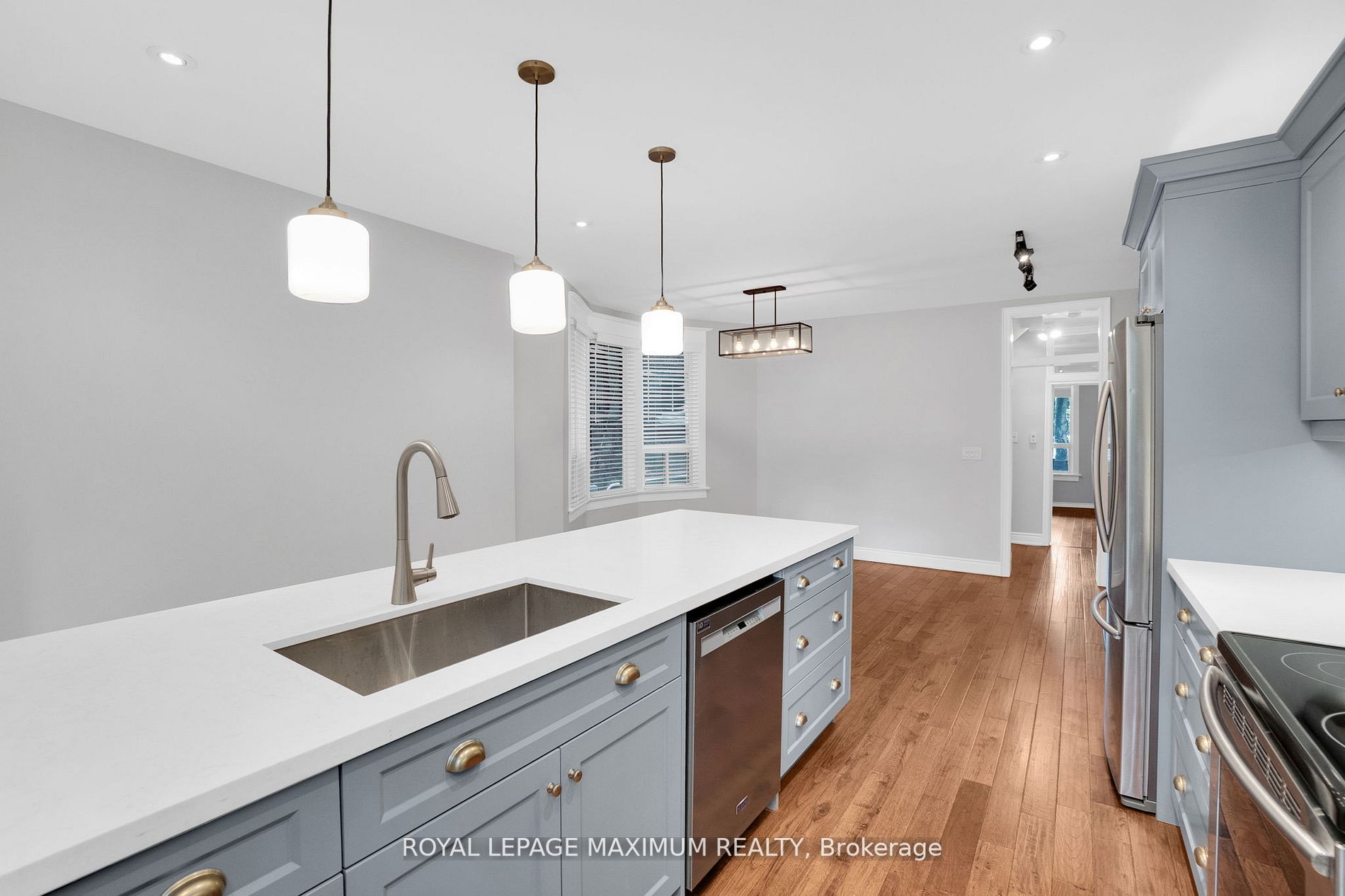 362 Woodbine Ave