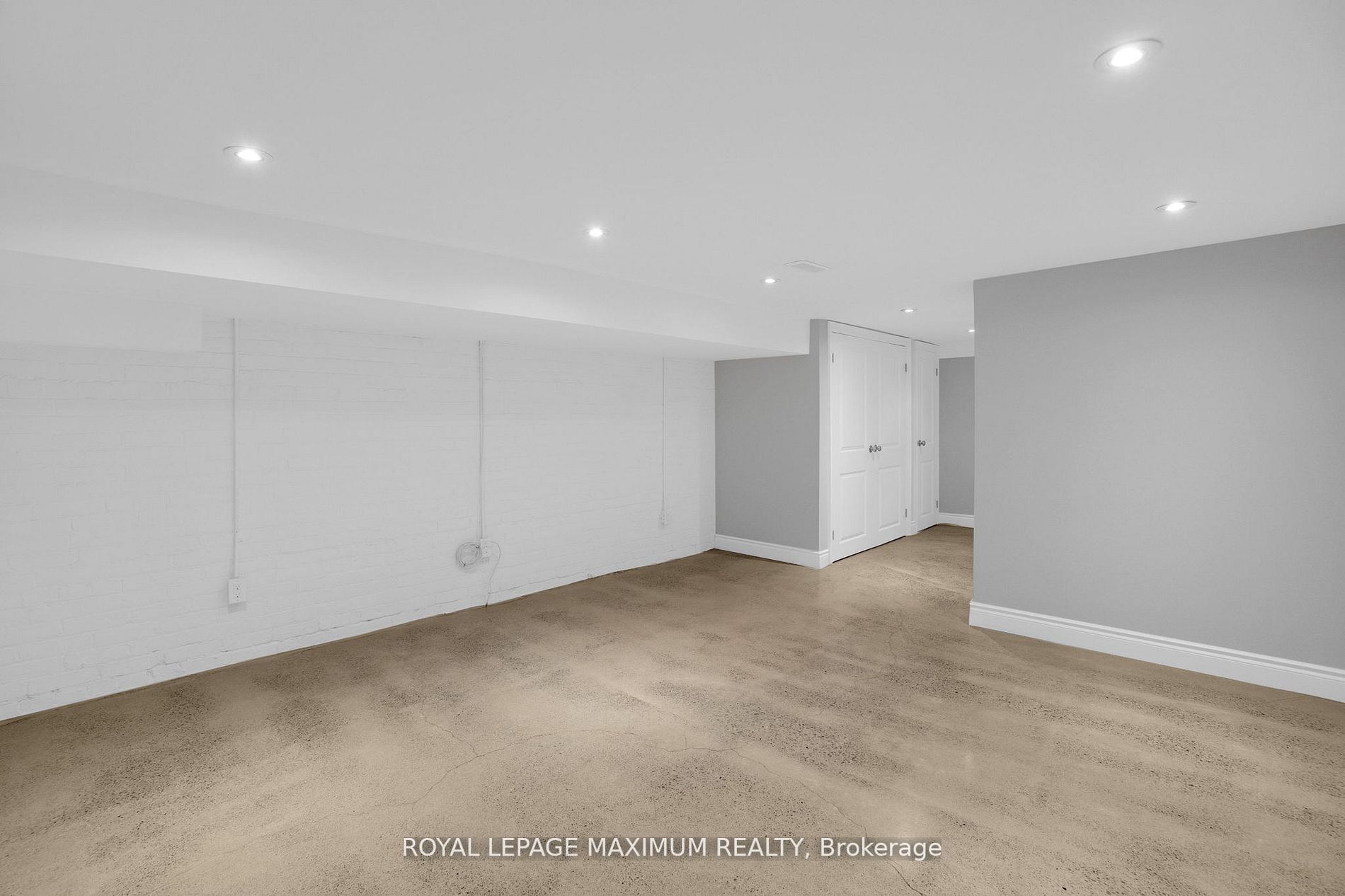 362 Woodbine Ave