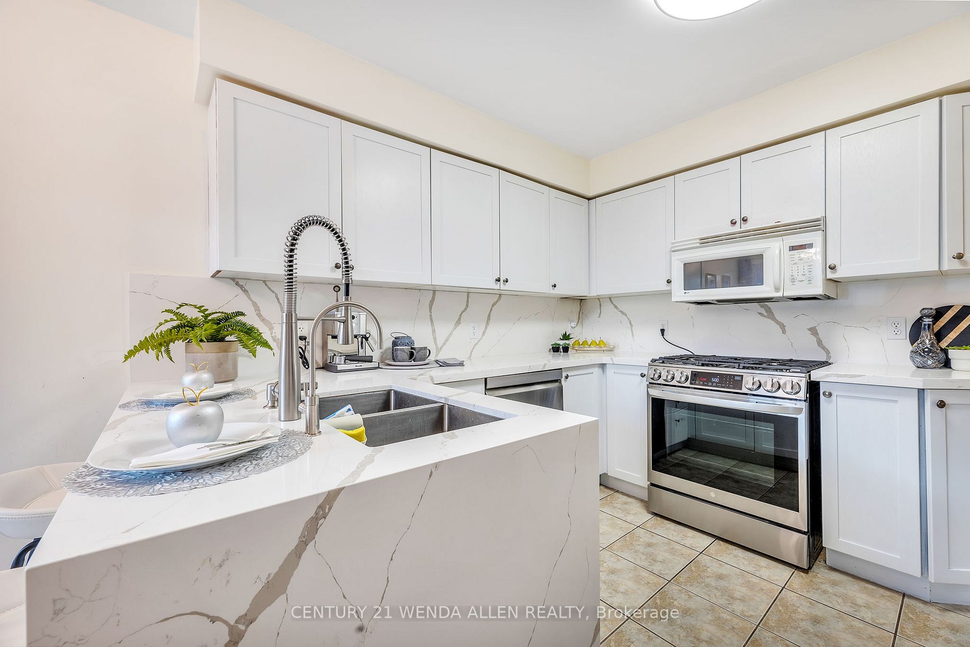 10 Harmer Dr