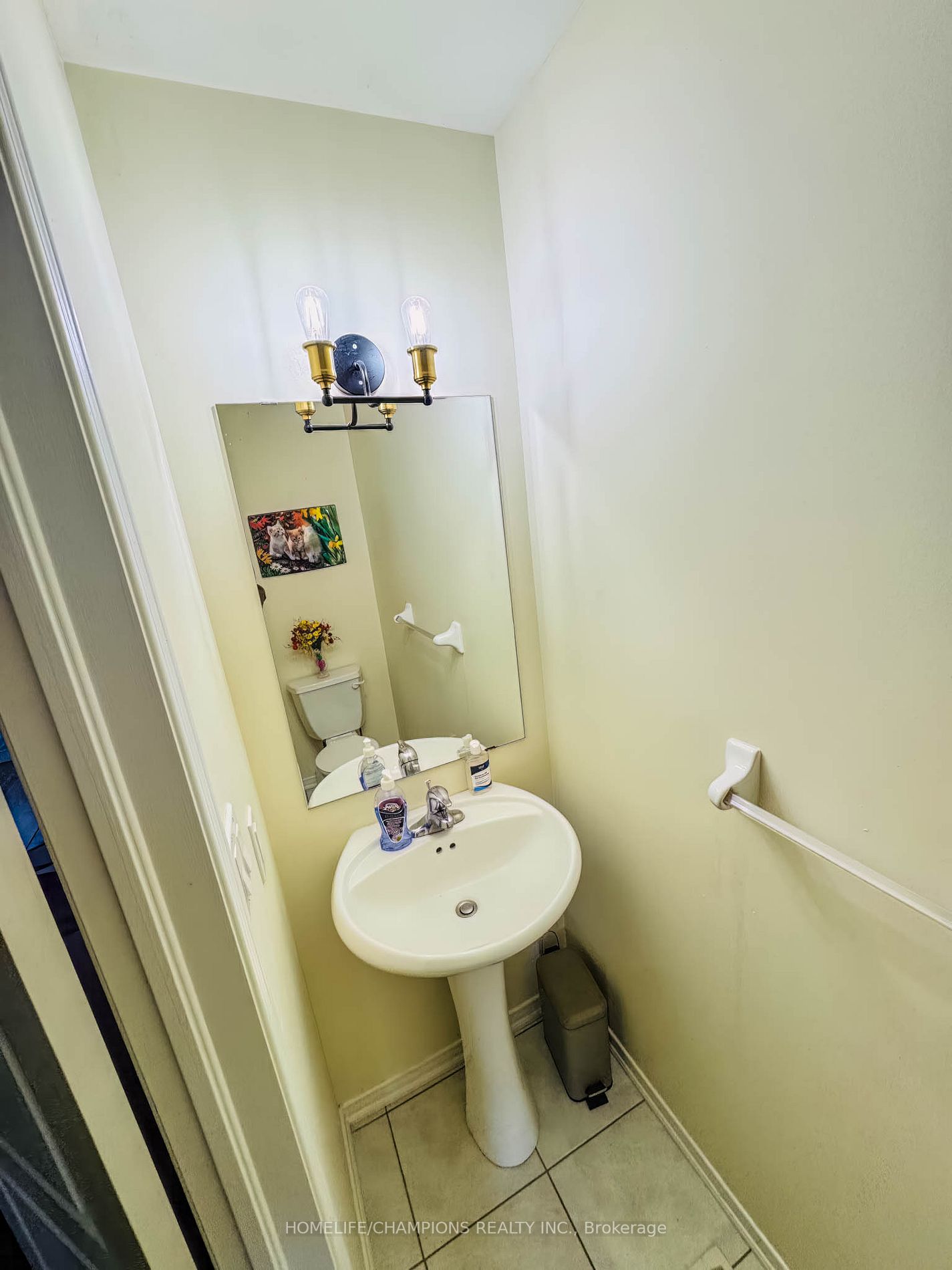 86 Carpendale Cres E