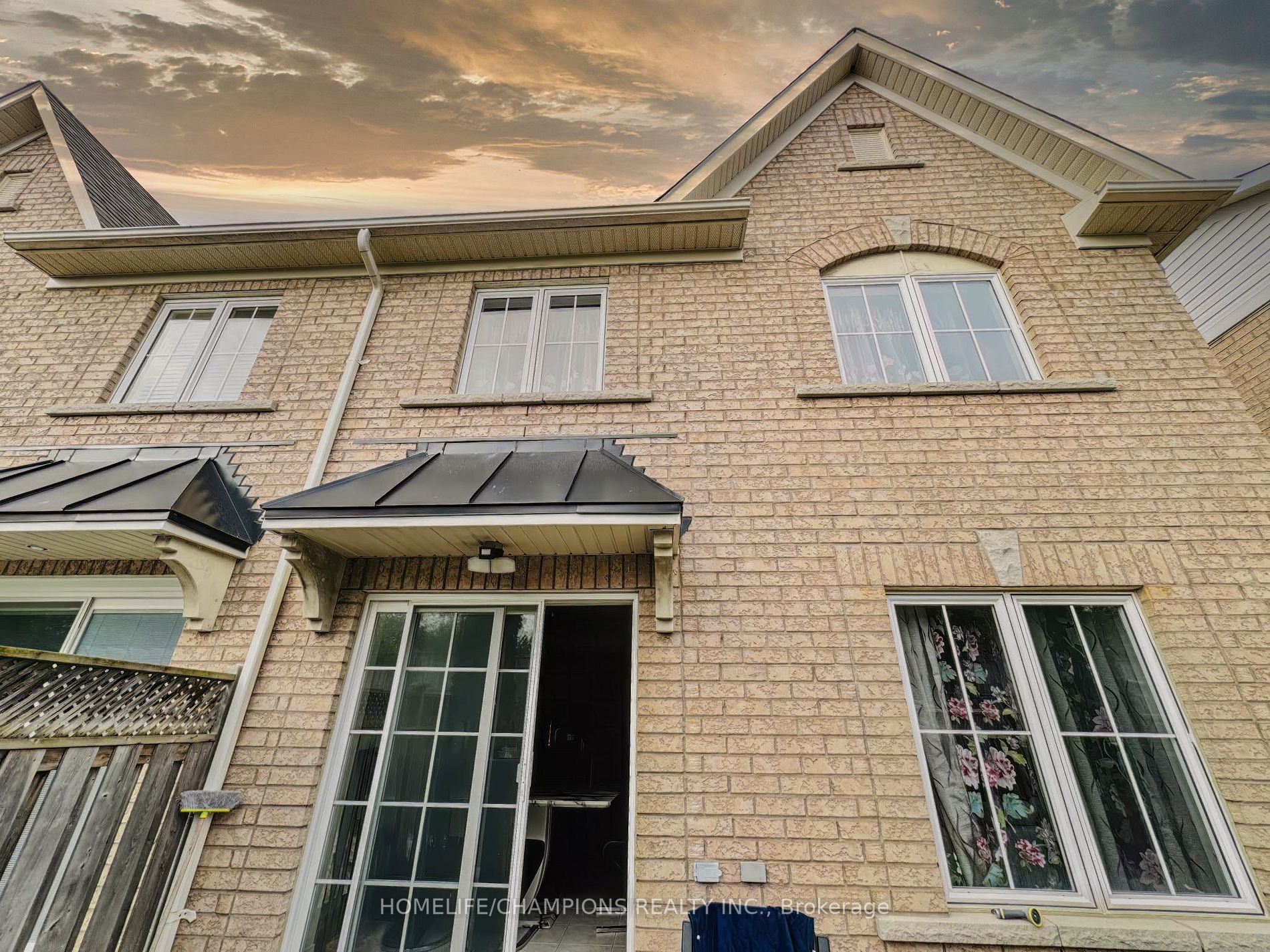 86 Carpendale Cres E