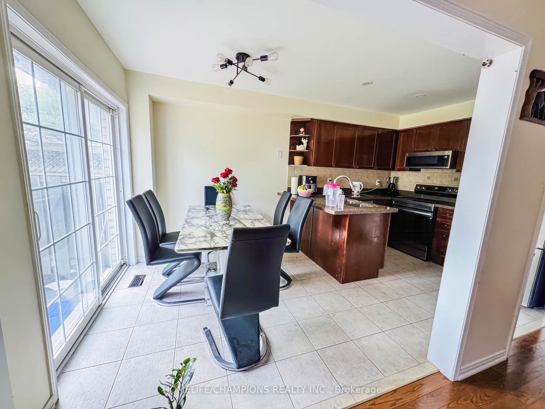 86 Carpendale Cres E