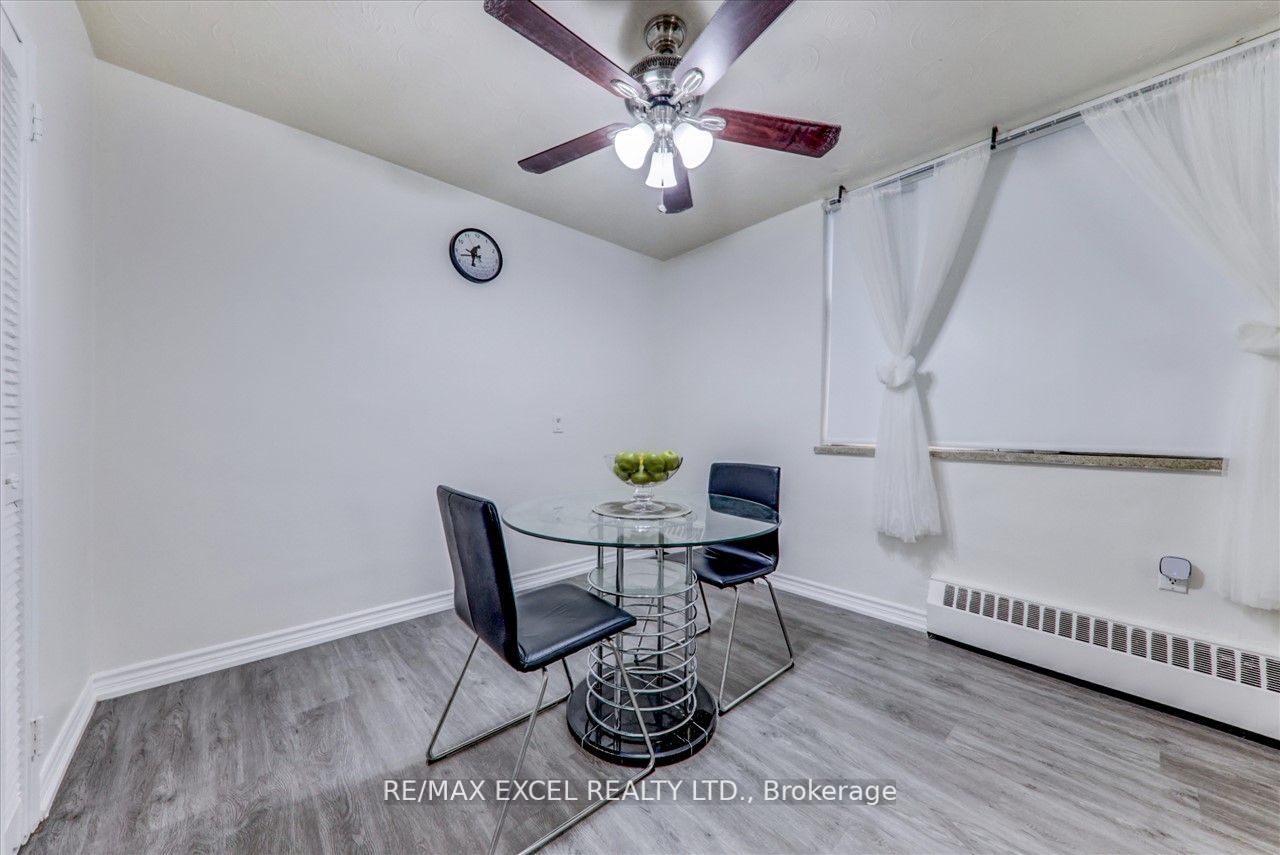 2245 Eglinton Ave E, #205