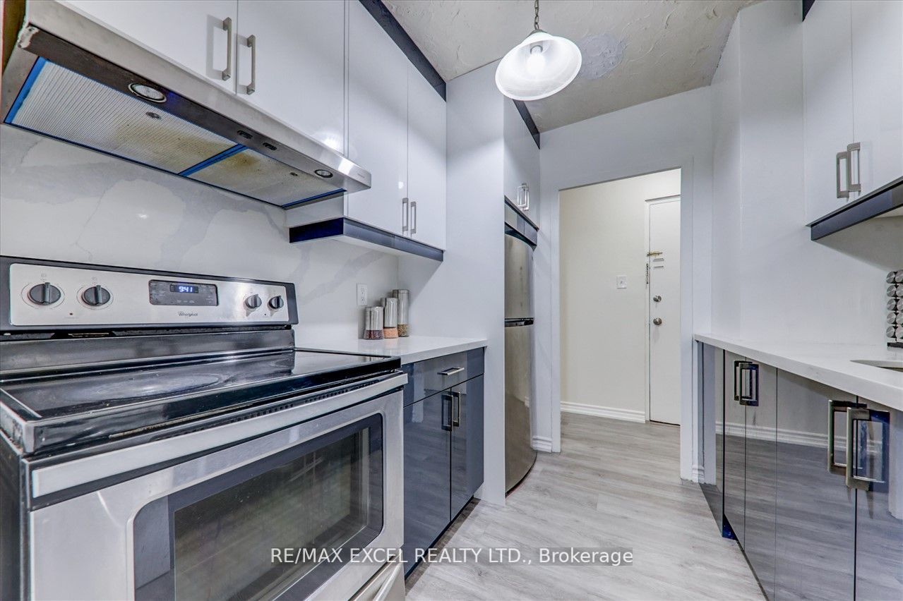2245 Eglinton Ave E, #205