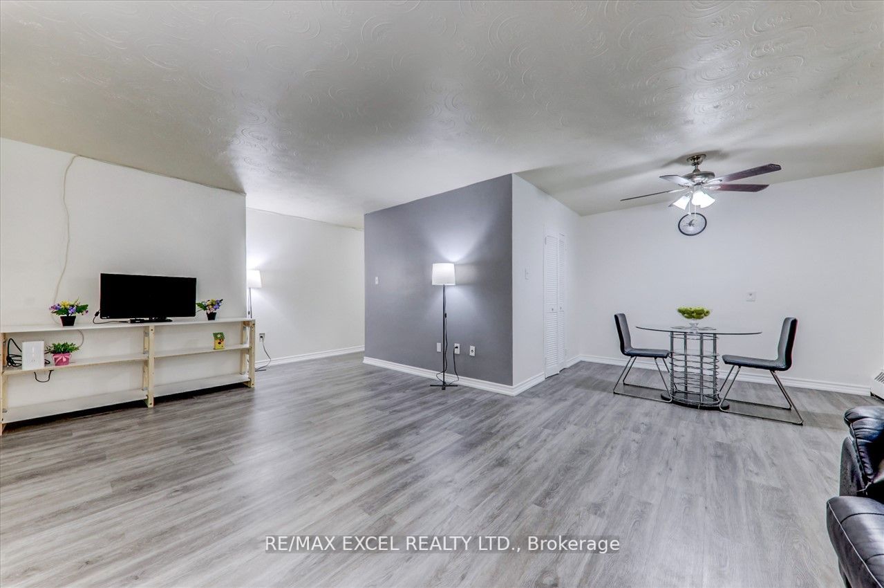 2245 Eglinton Ave E, #205