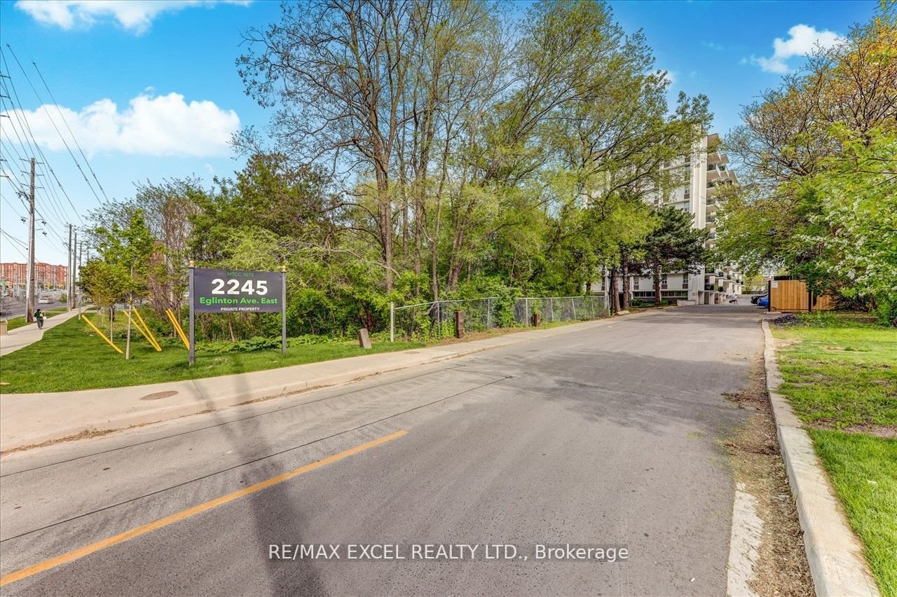 2245 Eglinton Ave E, #205