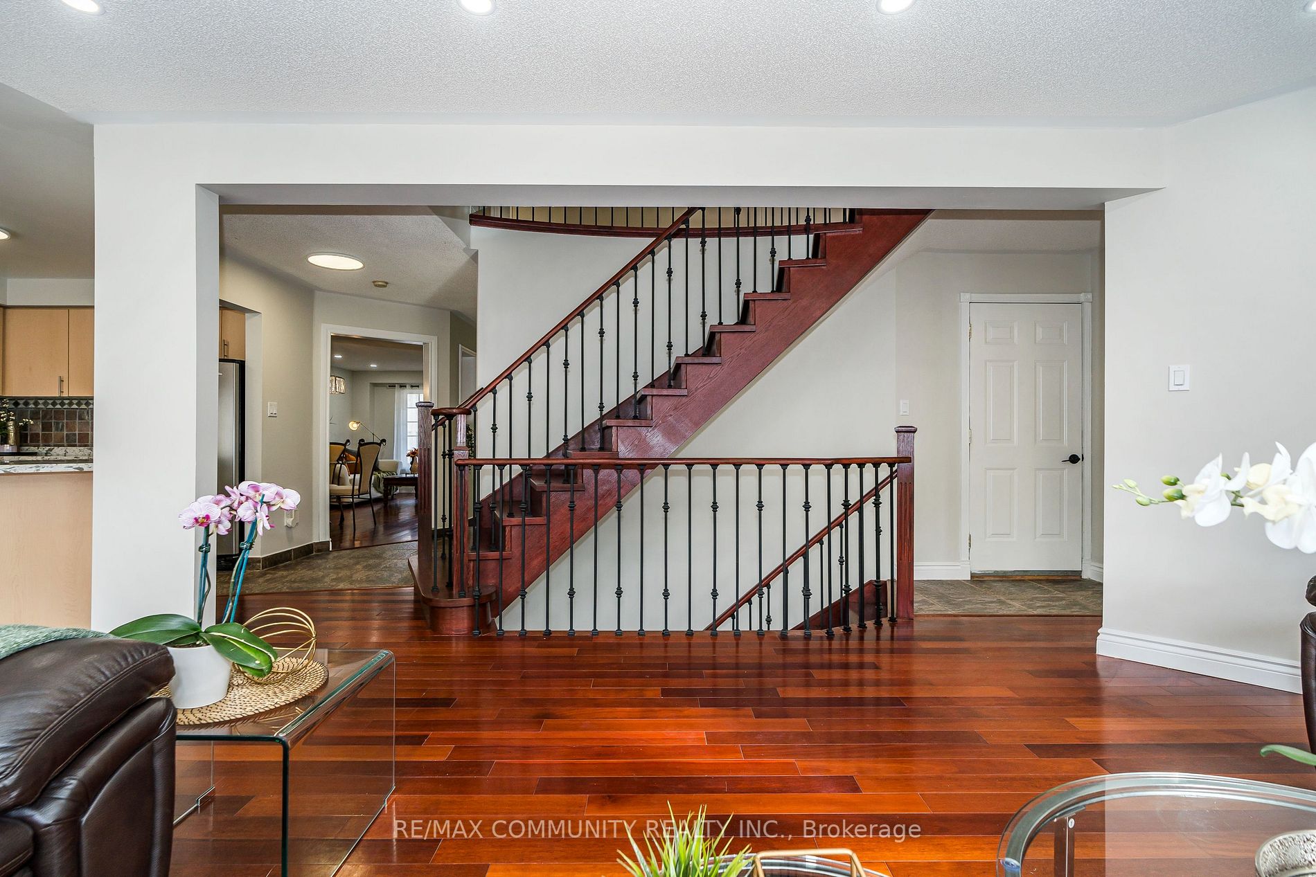 31 Greenhalf Dr