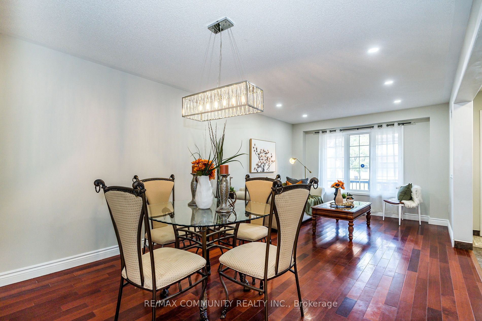 31 Greenhalf Dr
