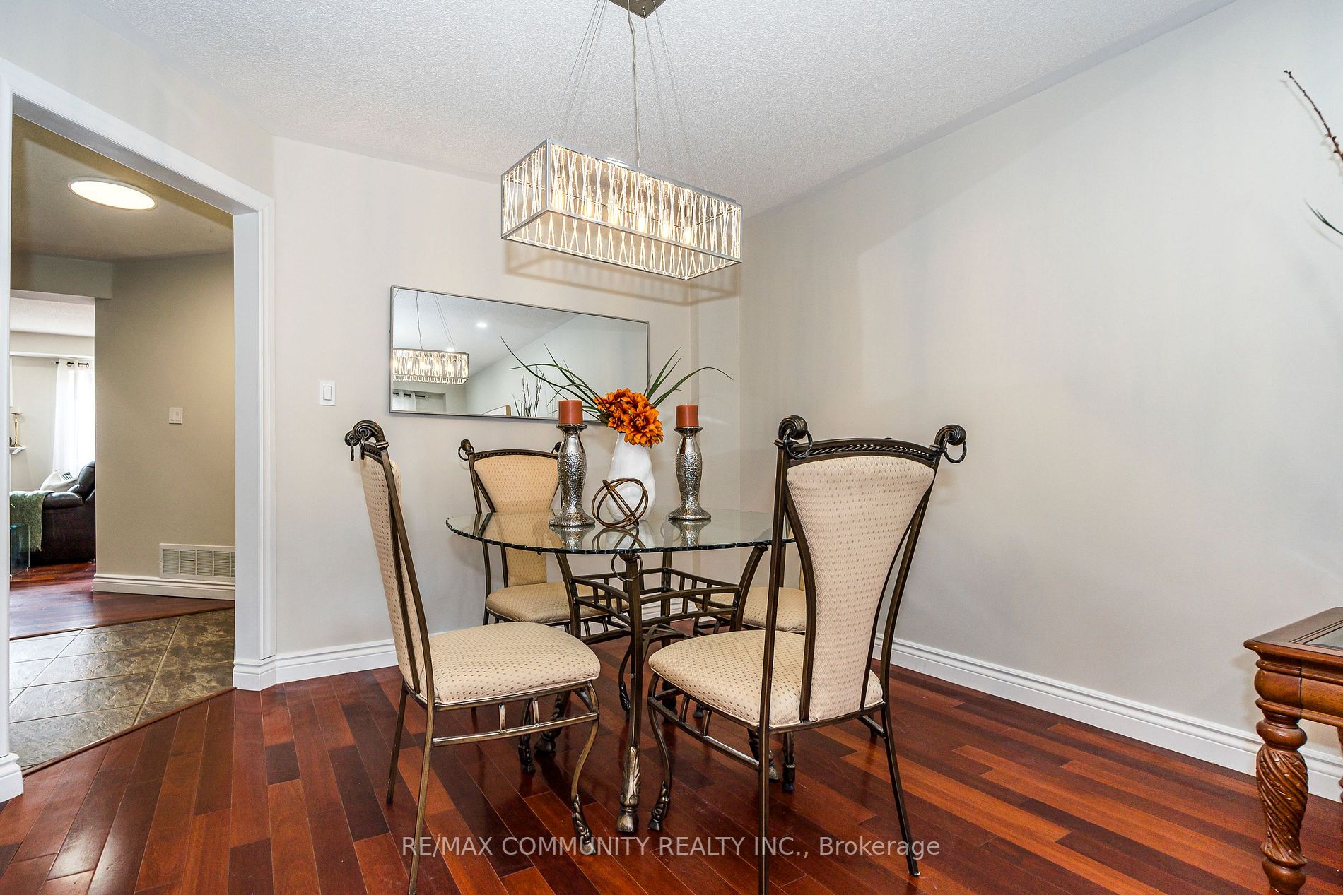 31 Greenhalf Dr