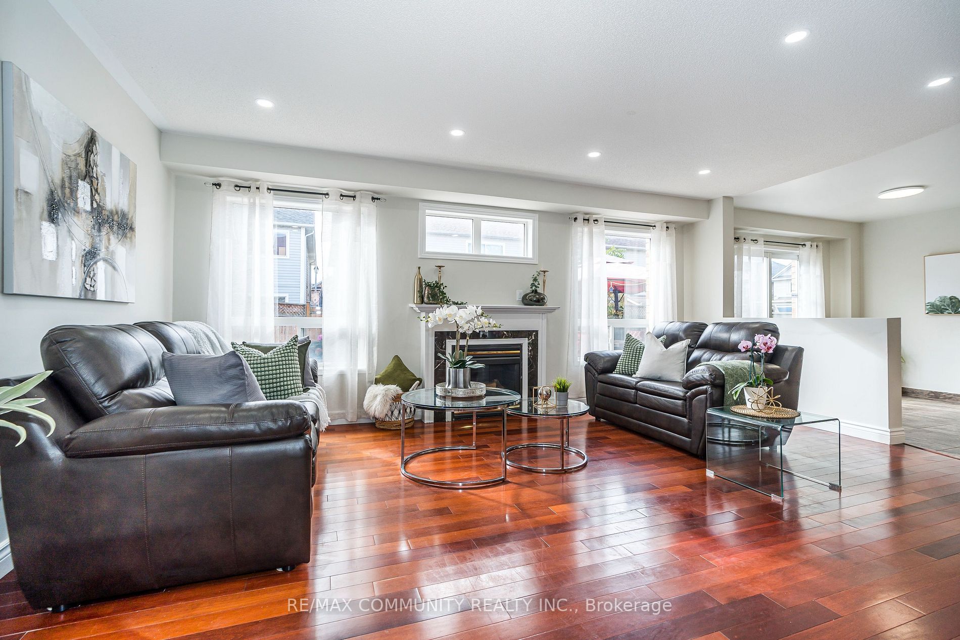 31 Greenhalf Dr