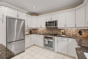 27 Timberlane Crt